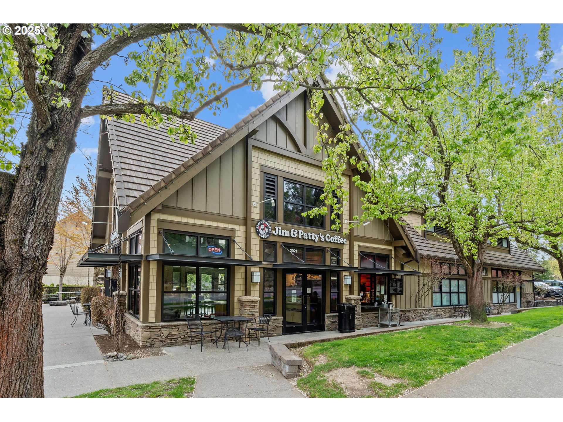 10670 NW LA CASSEL CREST LN