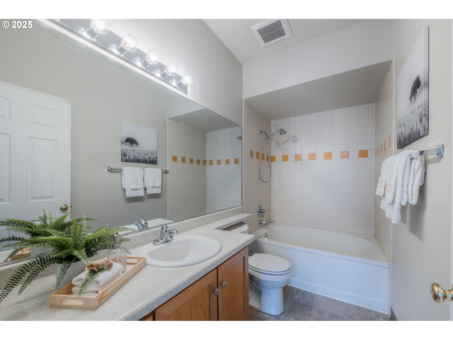 1130 NE HORIZON LOOP 1605