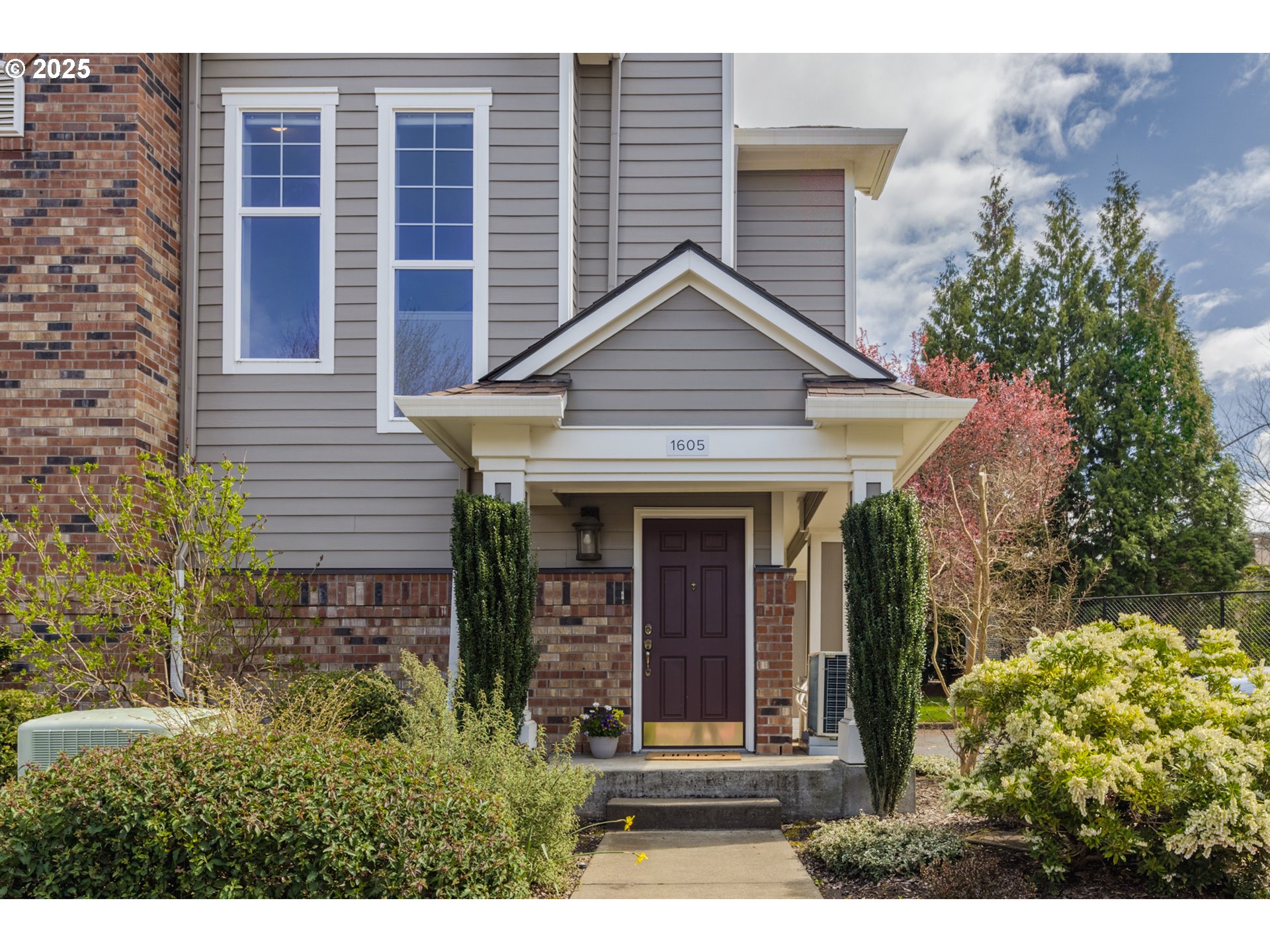 1130 NE HORIZON LOOP 1605