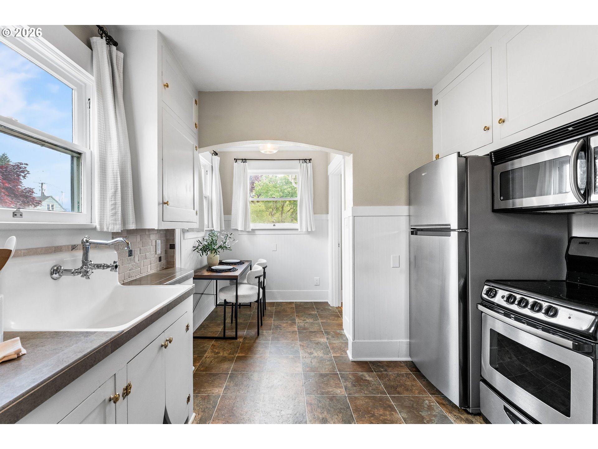 614 W 29TH ST