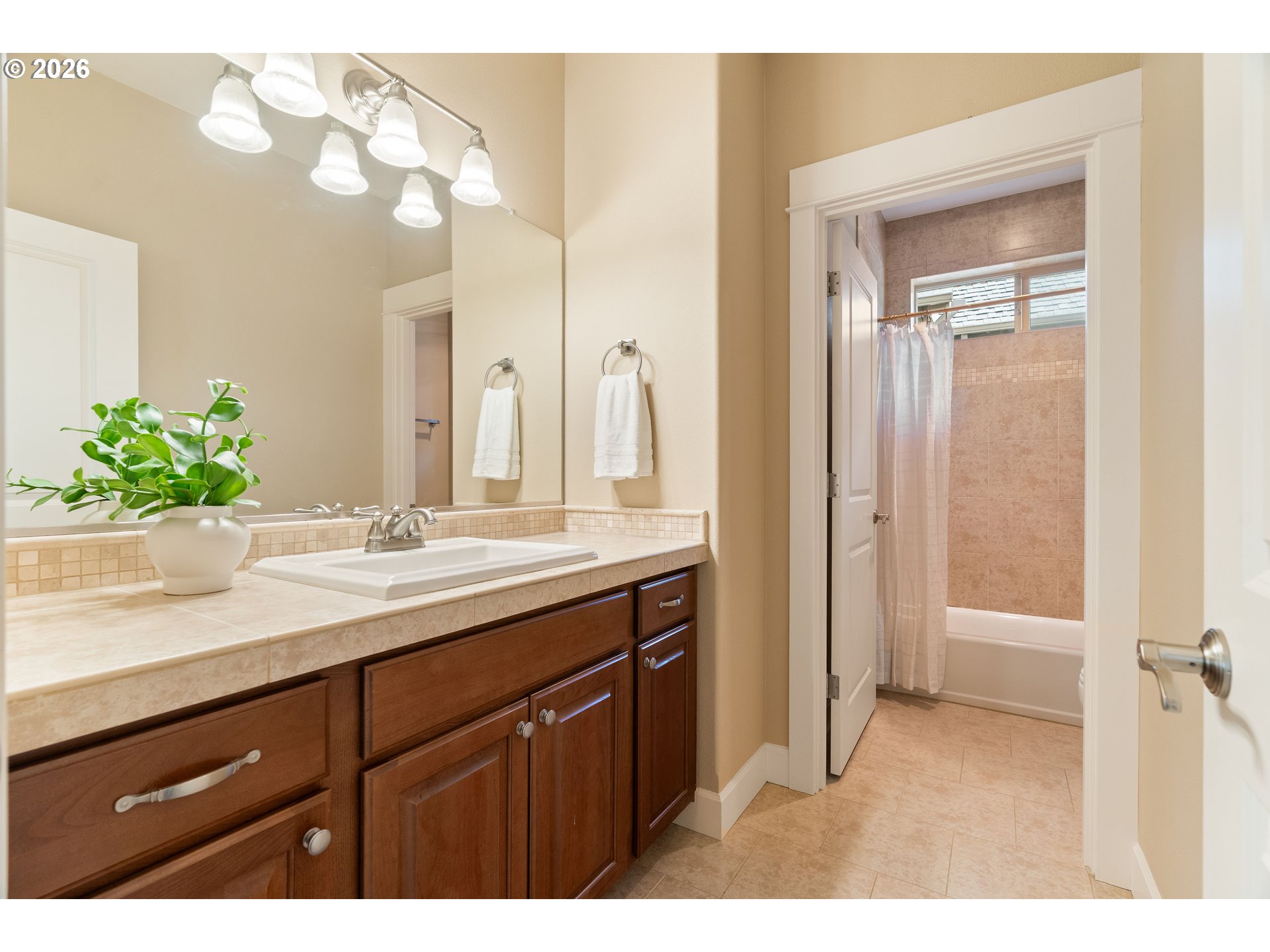 8175 SW LAURELWOOD CT