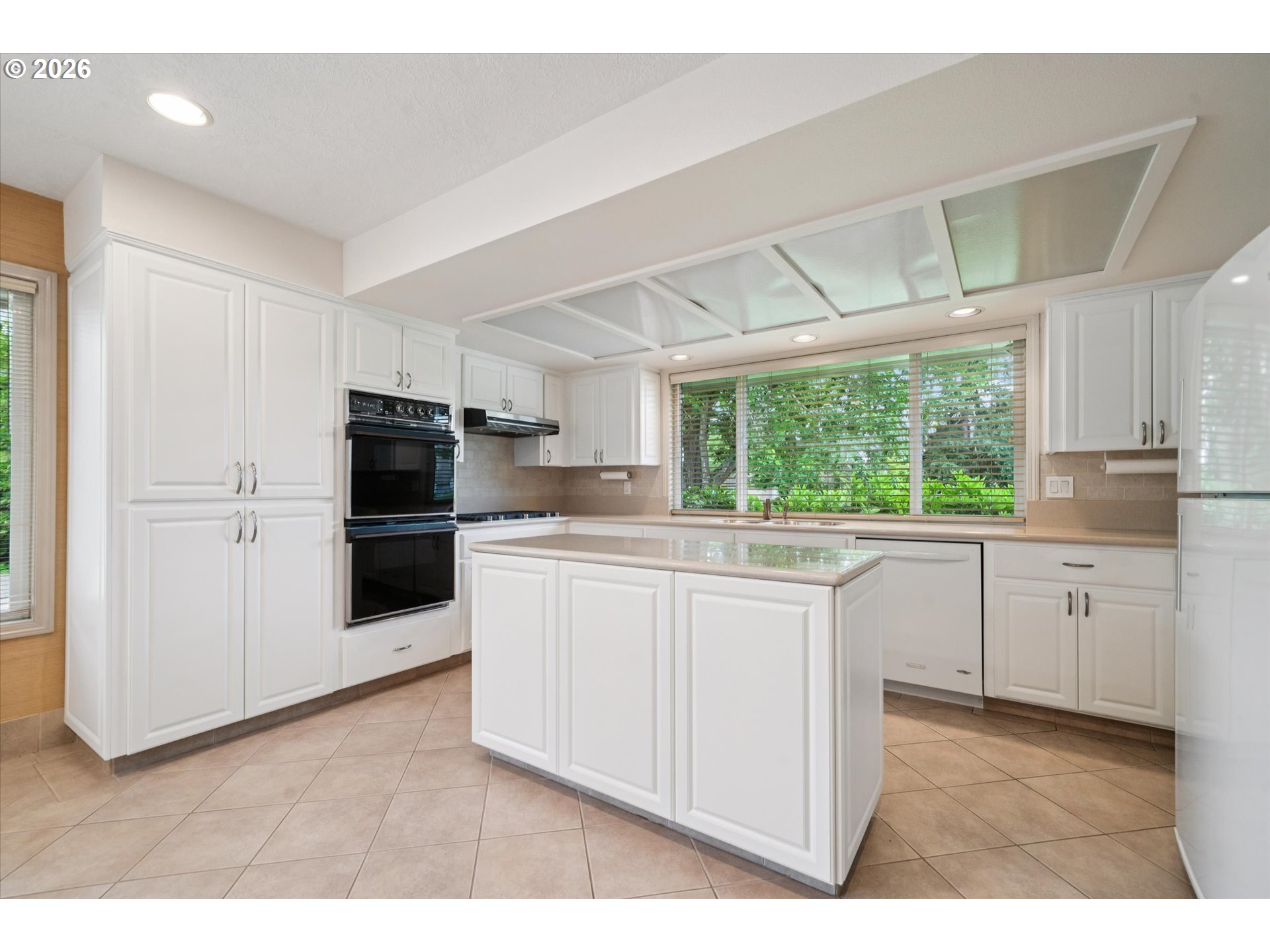 7177 SW LAKE BLUFF CT