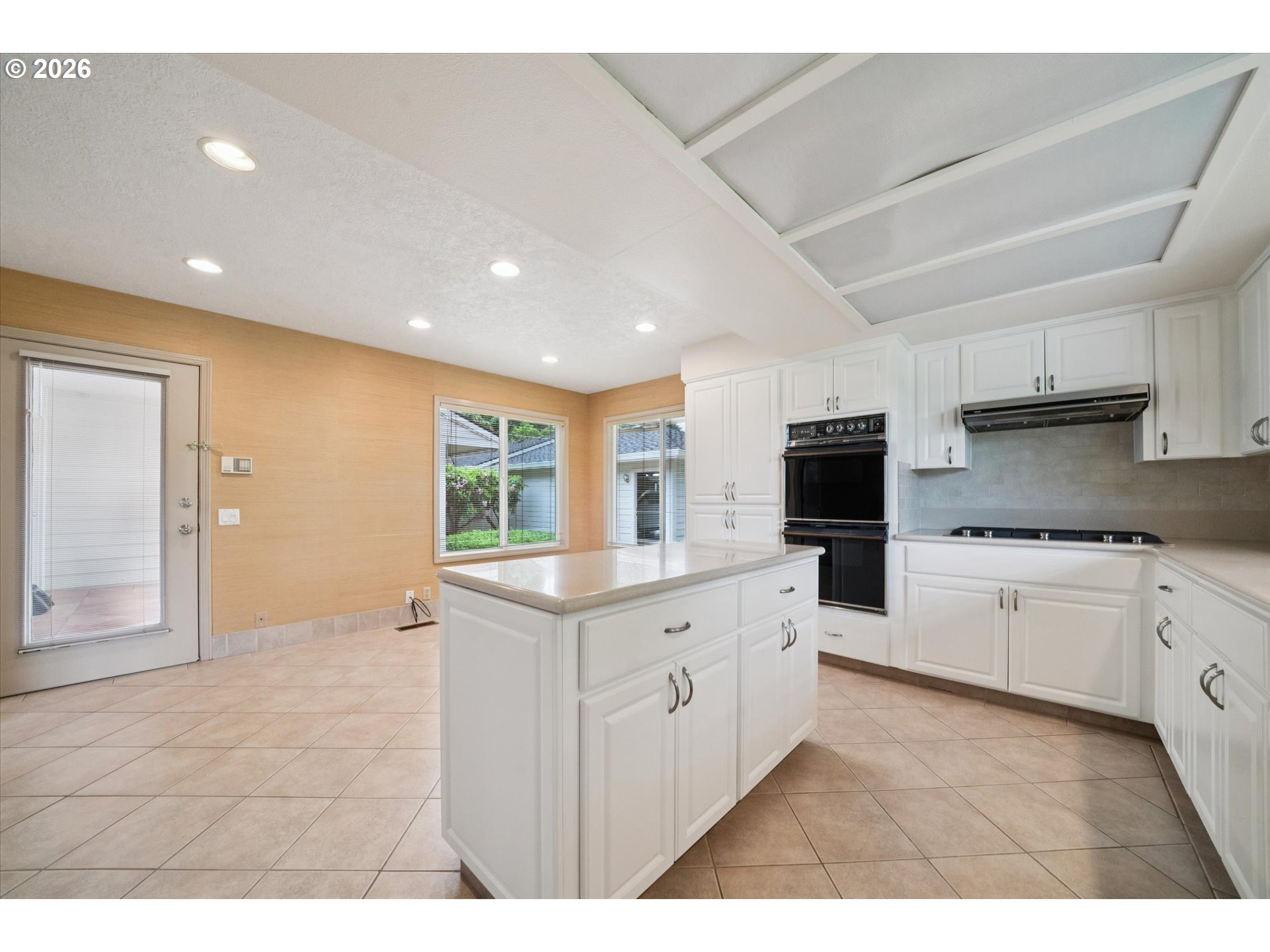 7177 SW LAKE BLUFF CT