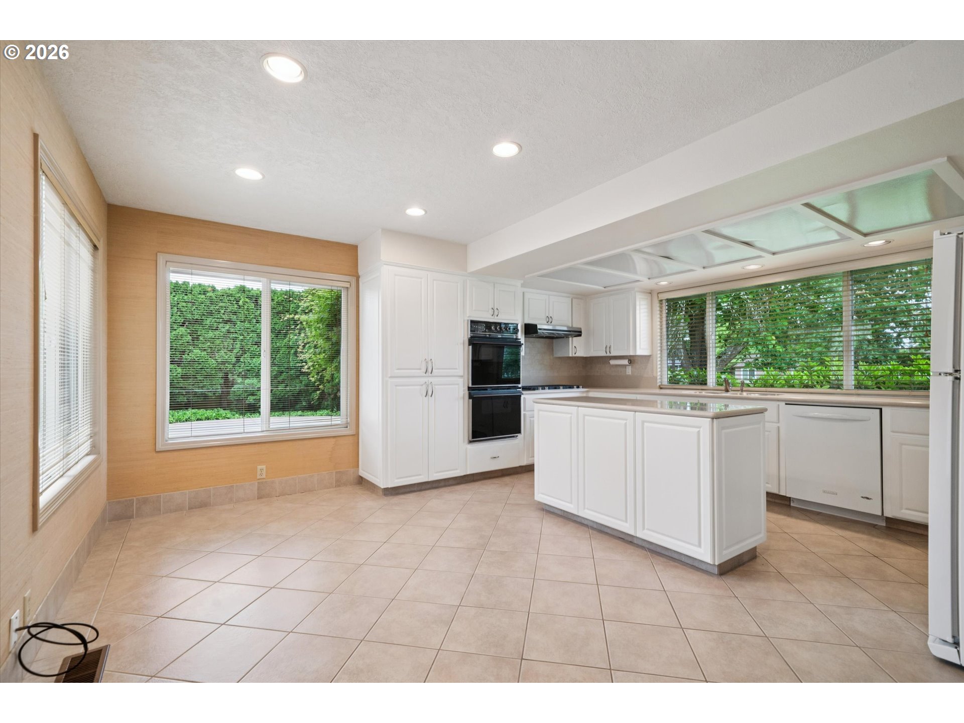 7177 SW LAKE BLUFF CT