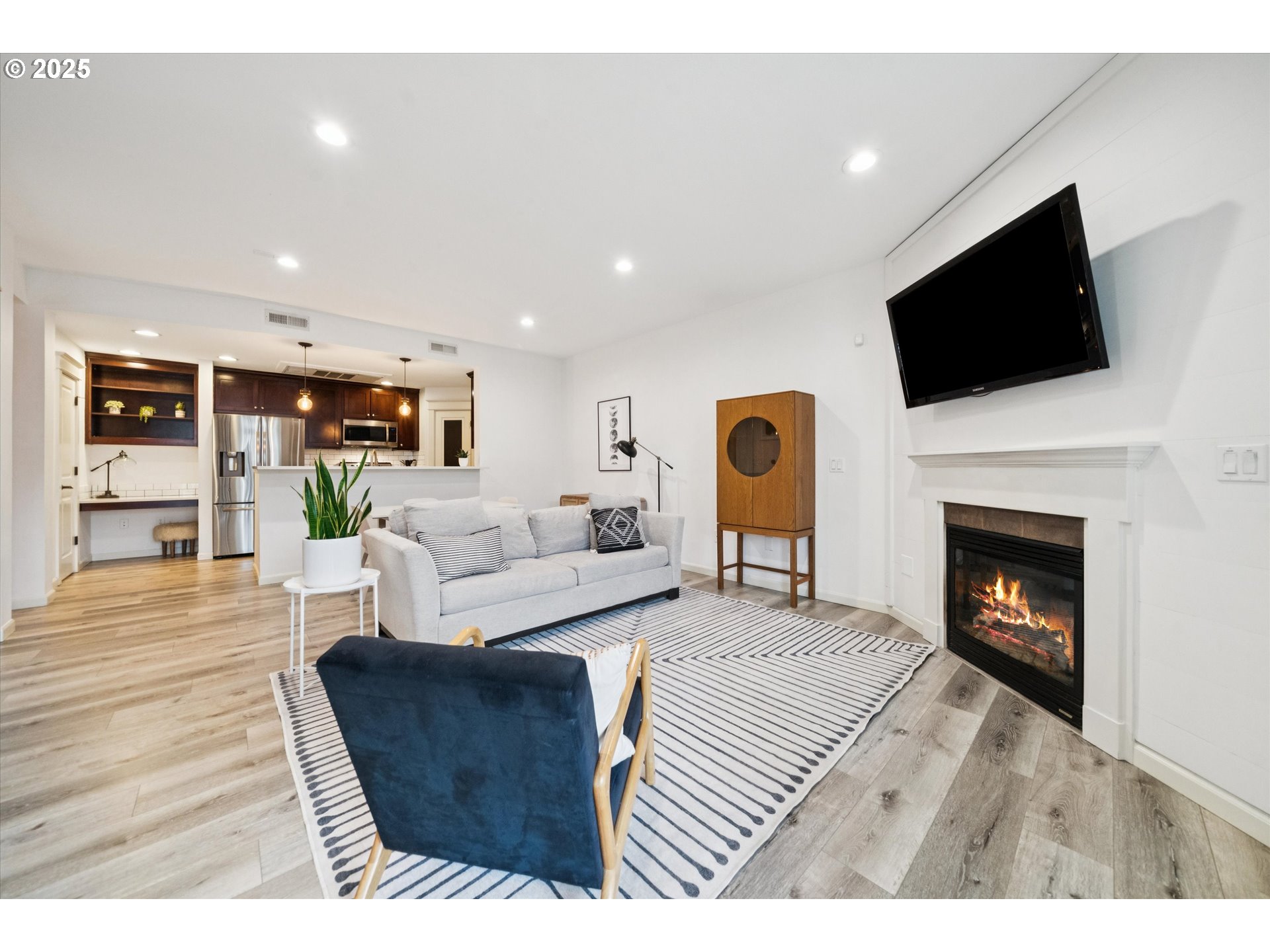 3850 SUMMERLINN DR