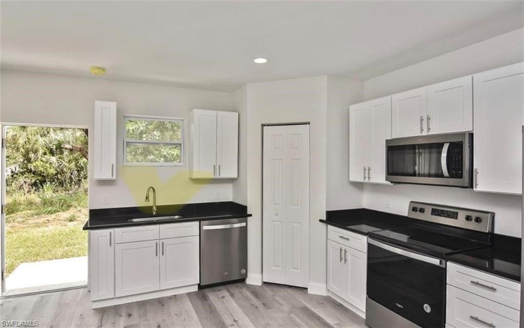 309 Balboa AVE