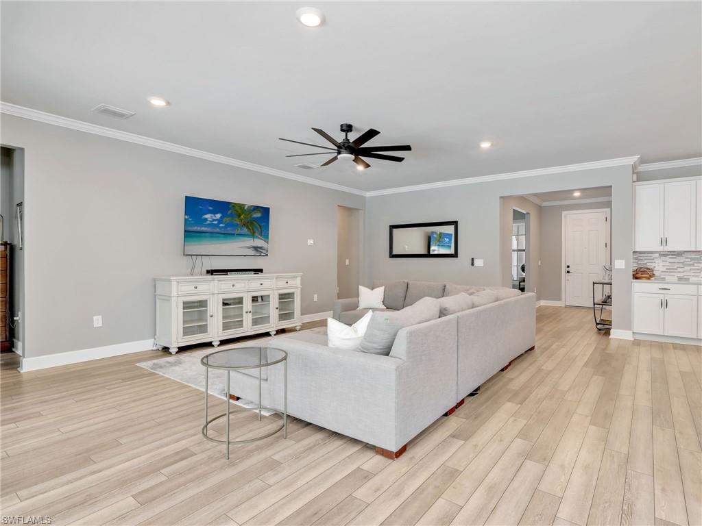 9487 Greyhawk TRL