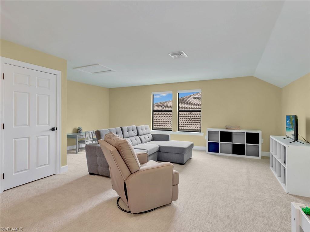 9487 Greyhawk TRL