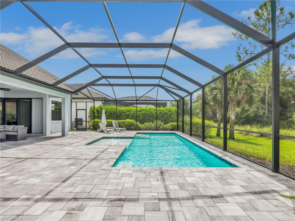 9487 Greyhawk TRL