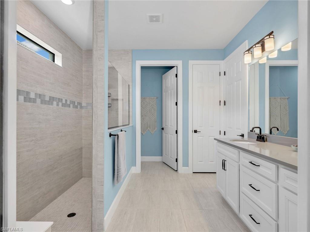 9487 Greyhawk TRL