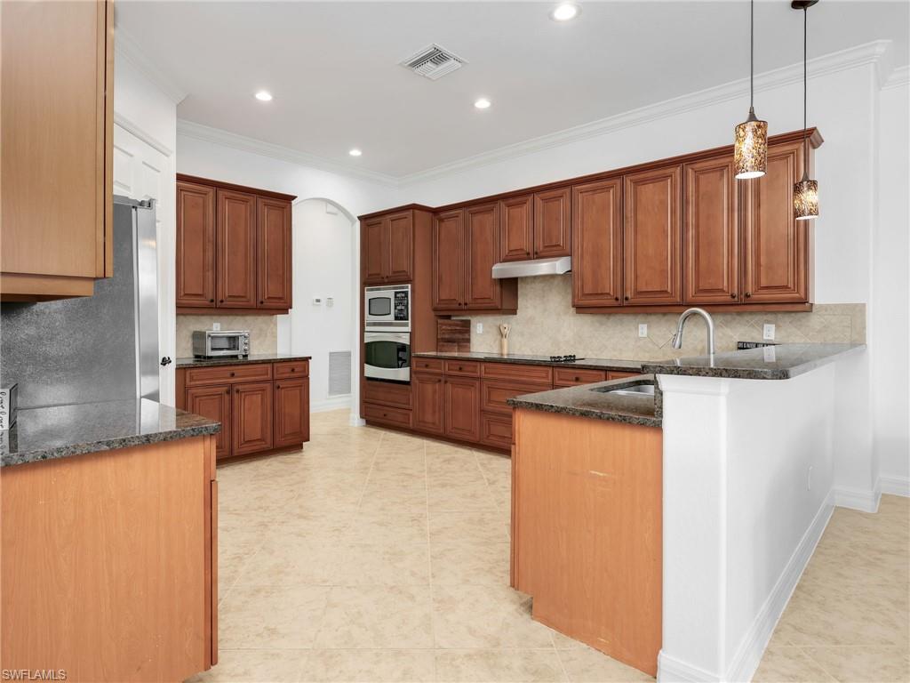 20921 Torre Del Lago ST