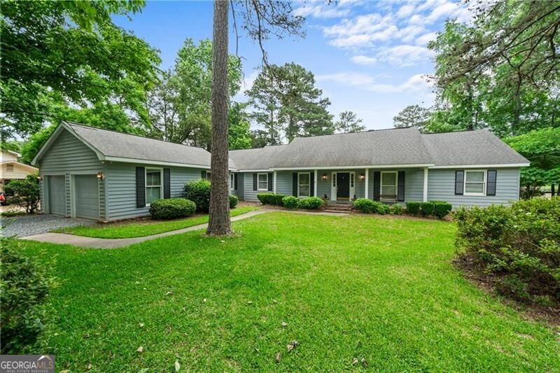 123 Lakecrest Drive NE