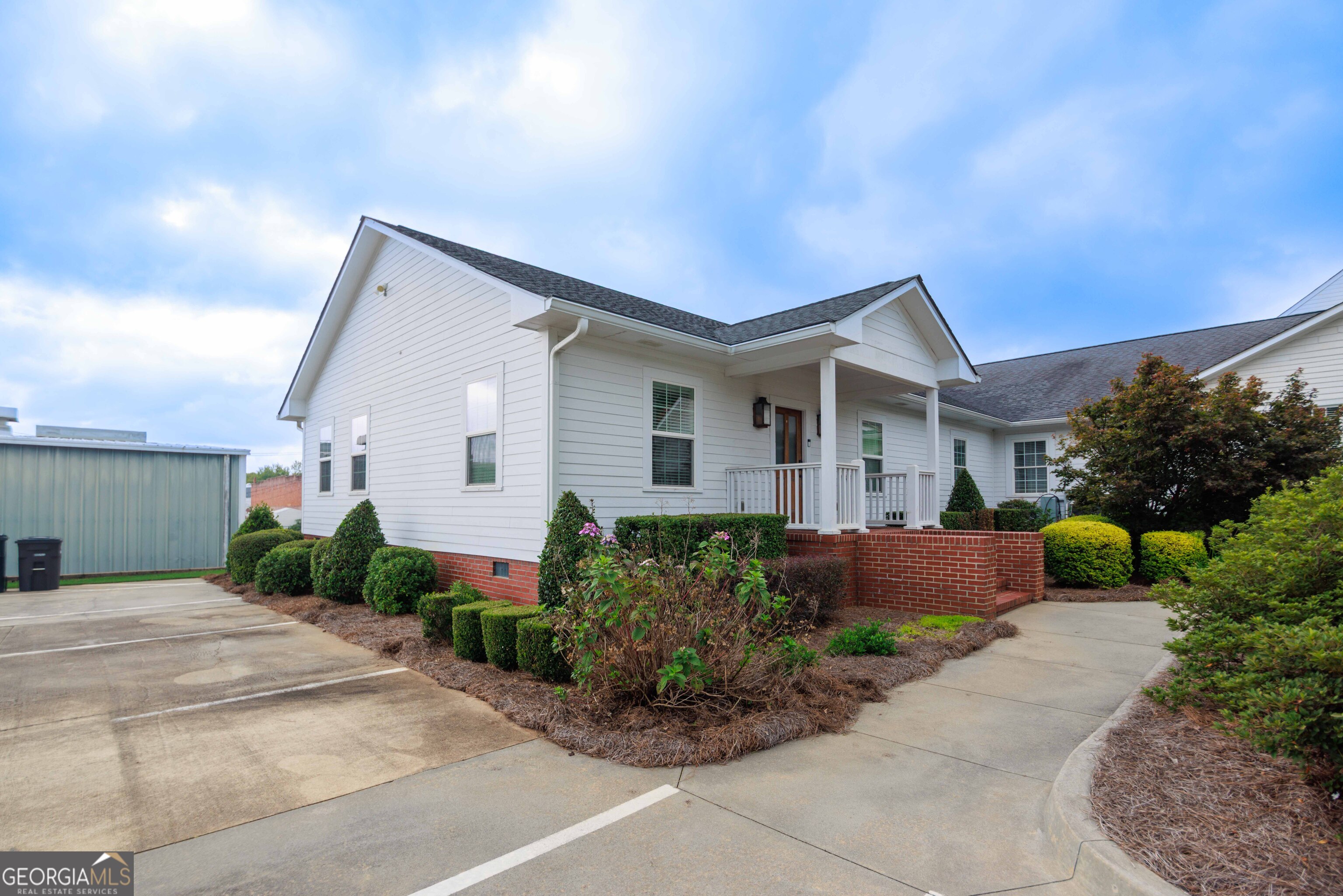 106 N Alexander Avenue