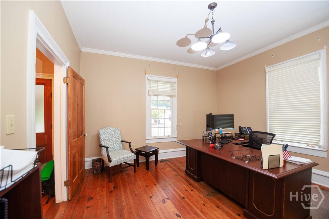 106 N Alexander Avenue