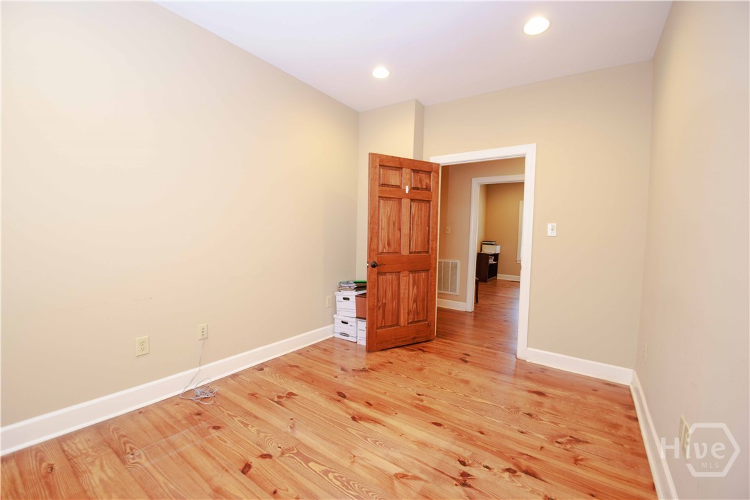 106 N Alexander Avenue