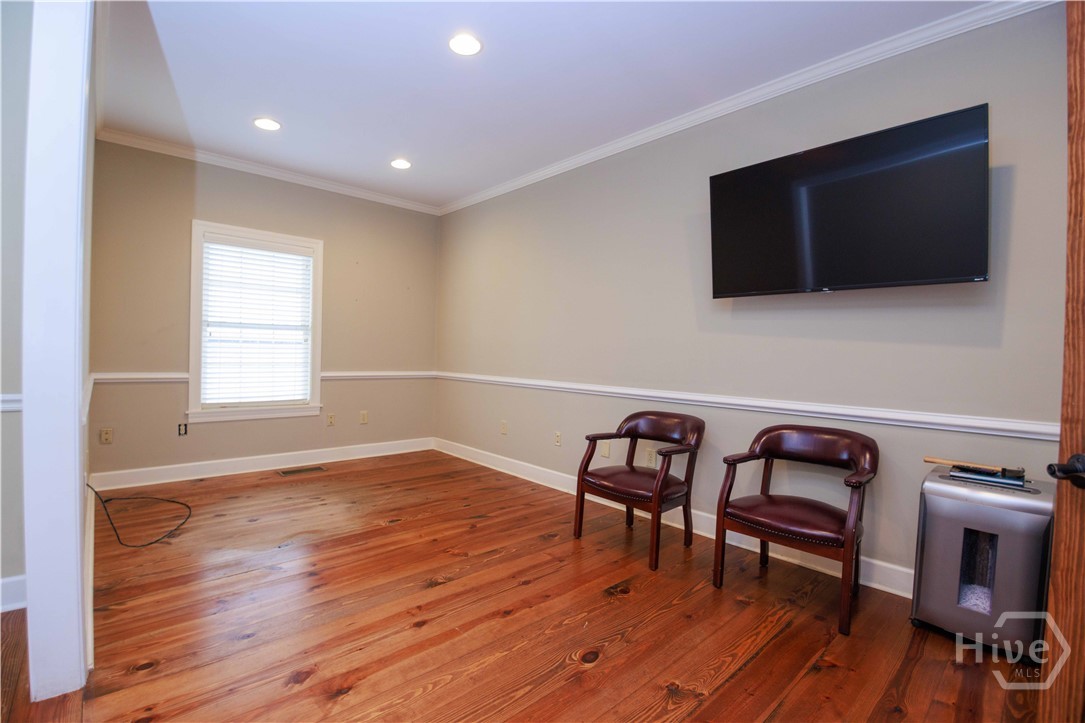 106 N Alexander Avenue