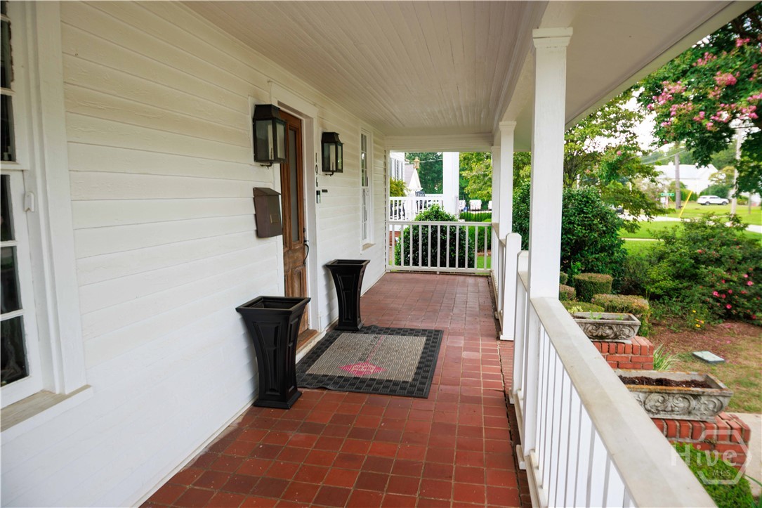 106 N Alexander Avenue