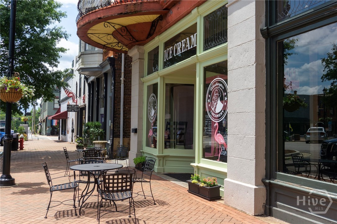 106 N Alexander Avenue