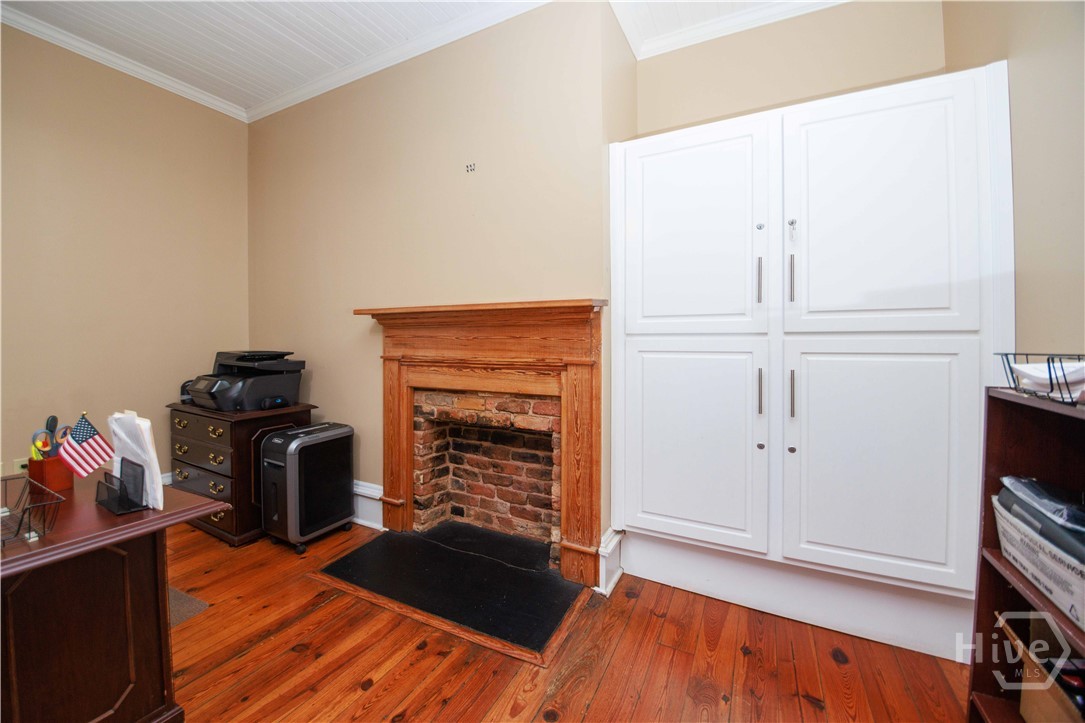 106 N Alexander Avenue