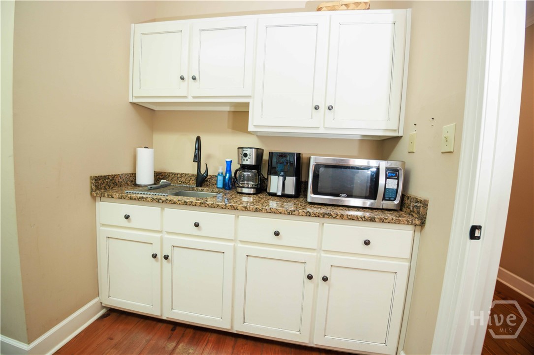 106 N Alexander Avenue