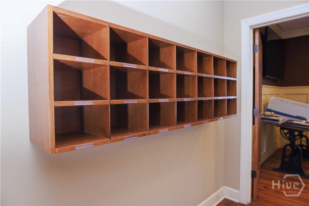 106 N Alexander Avenue