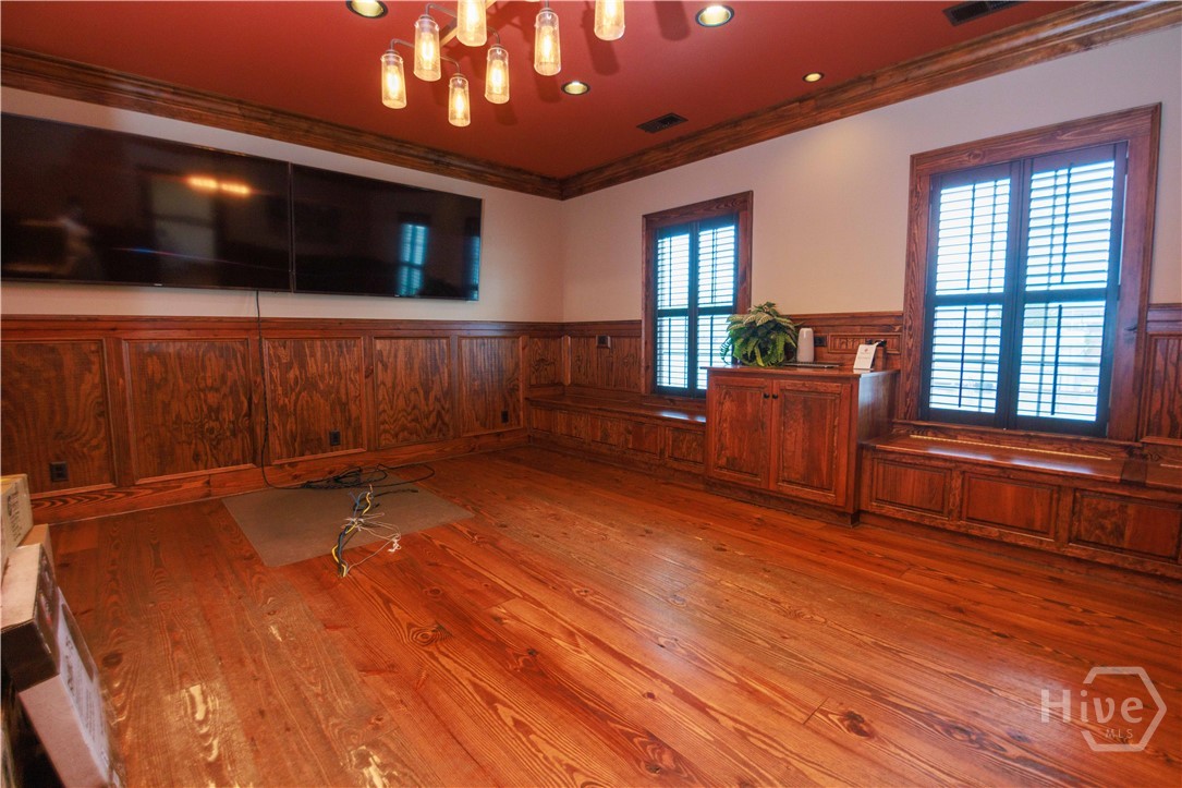 106 N Alexander Avenue