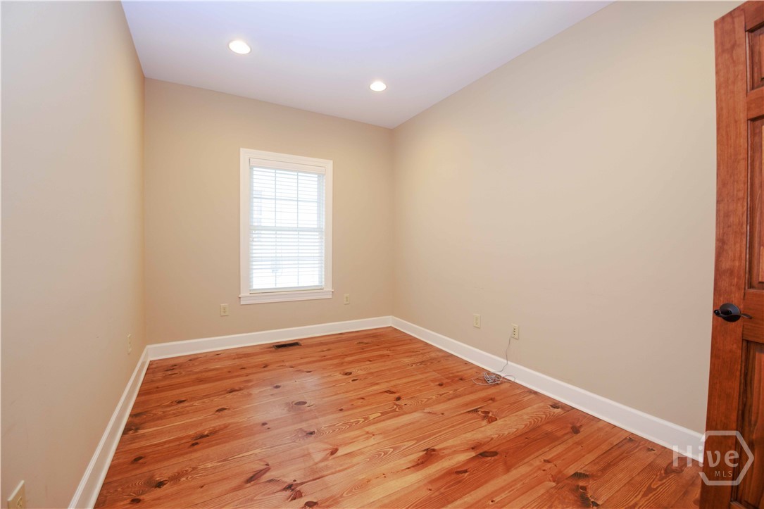 106 N Alexander Avenue