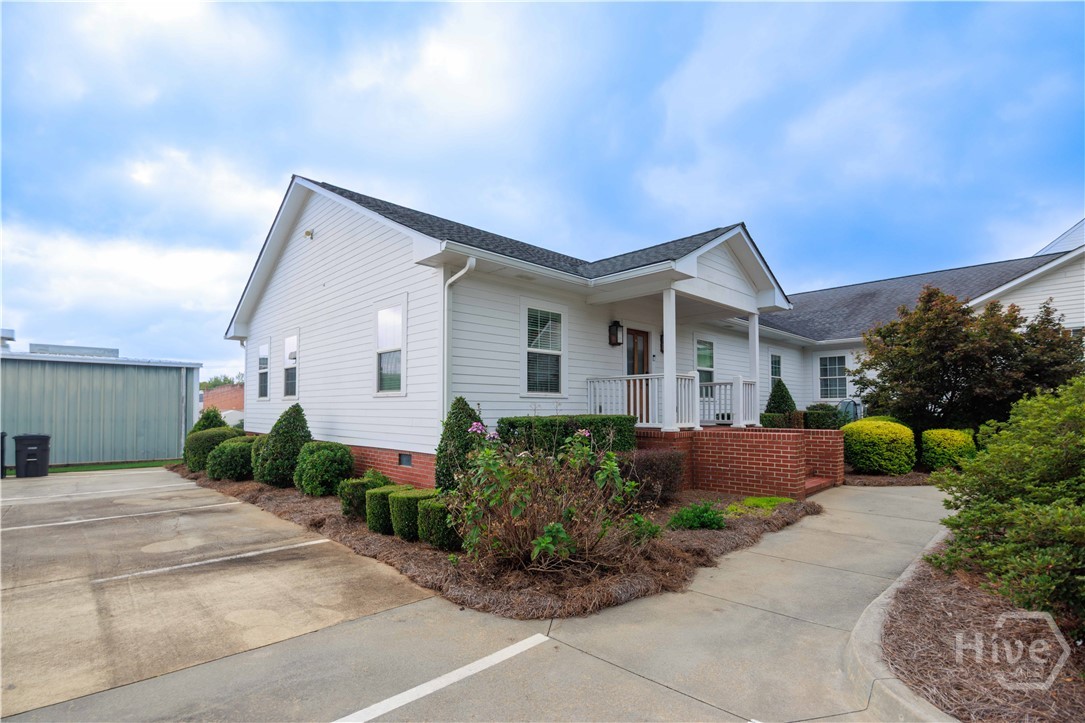 106 N Alexander Avenue