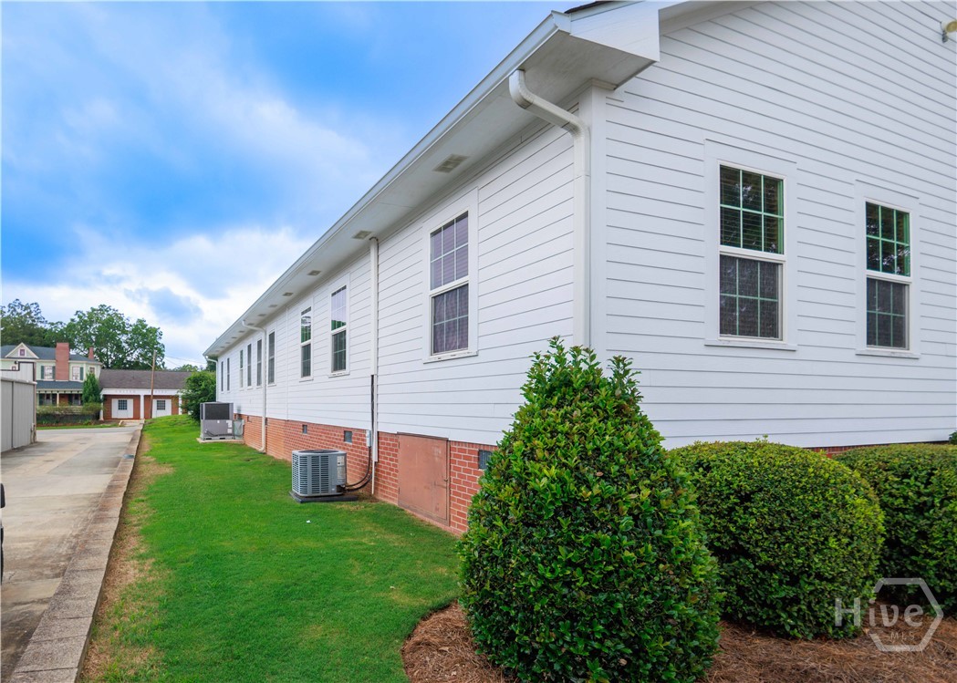 106 N Alexander Avenue