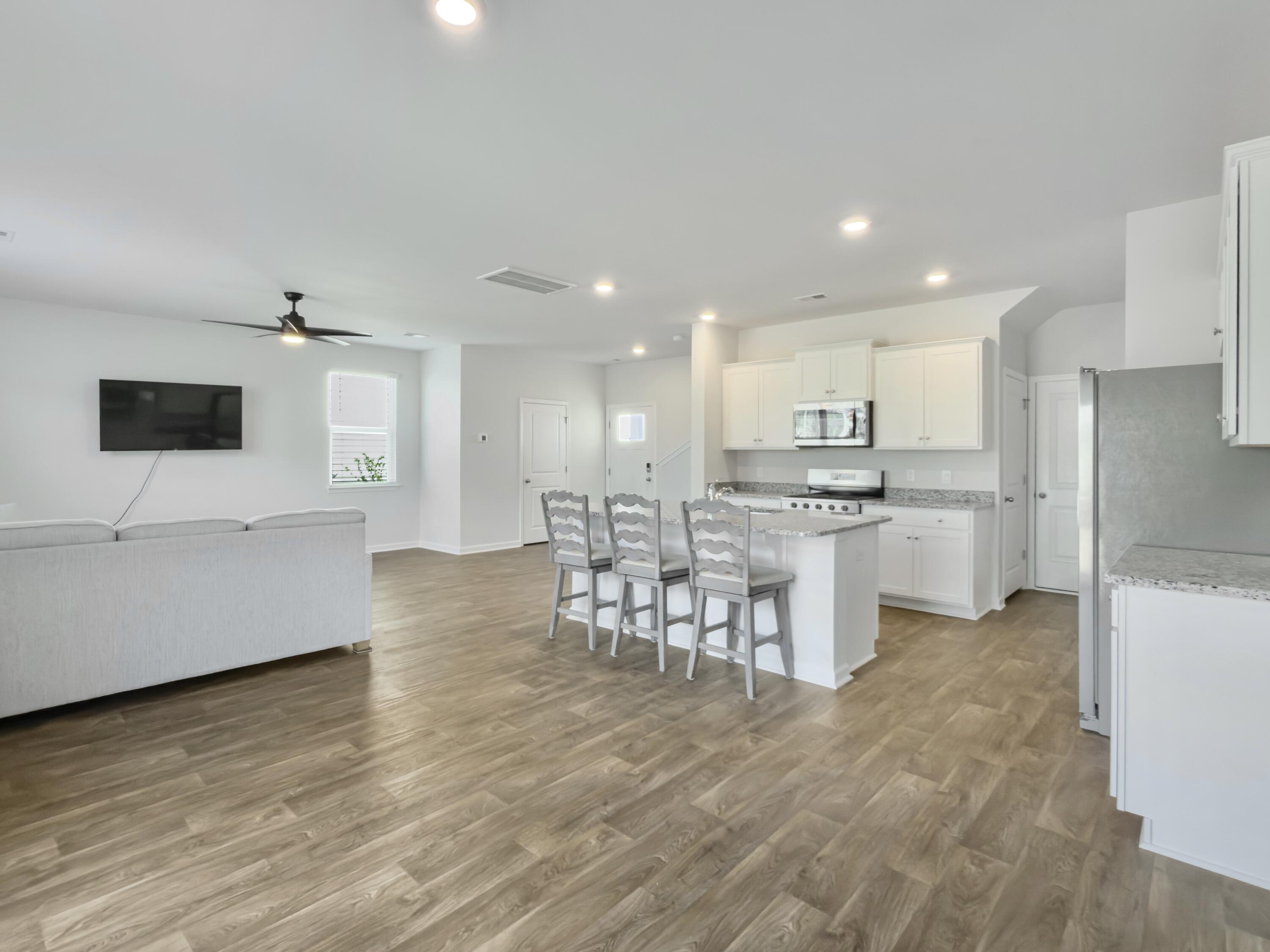 298 Watersglen Drive
