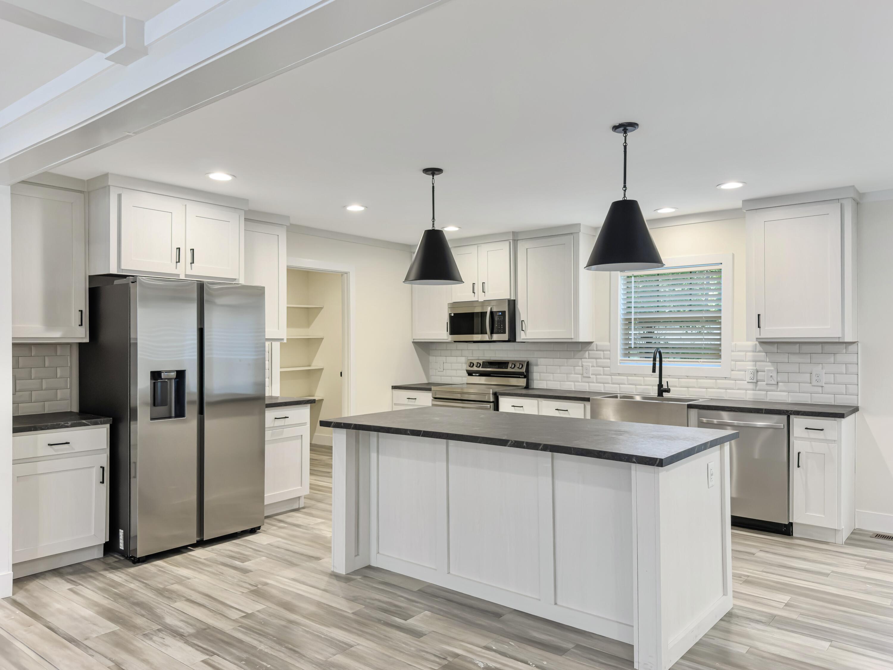 6156 State Road S-10-2077