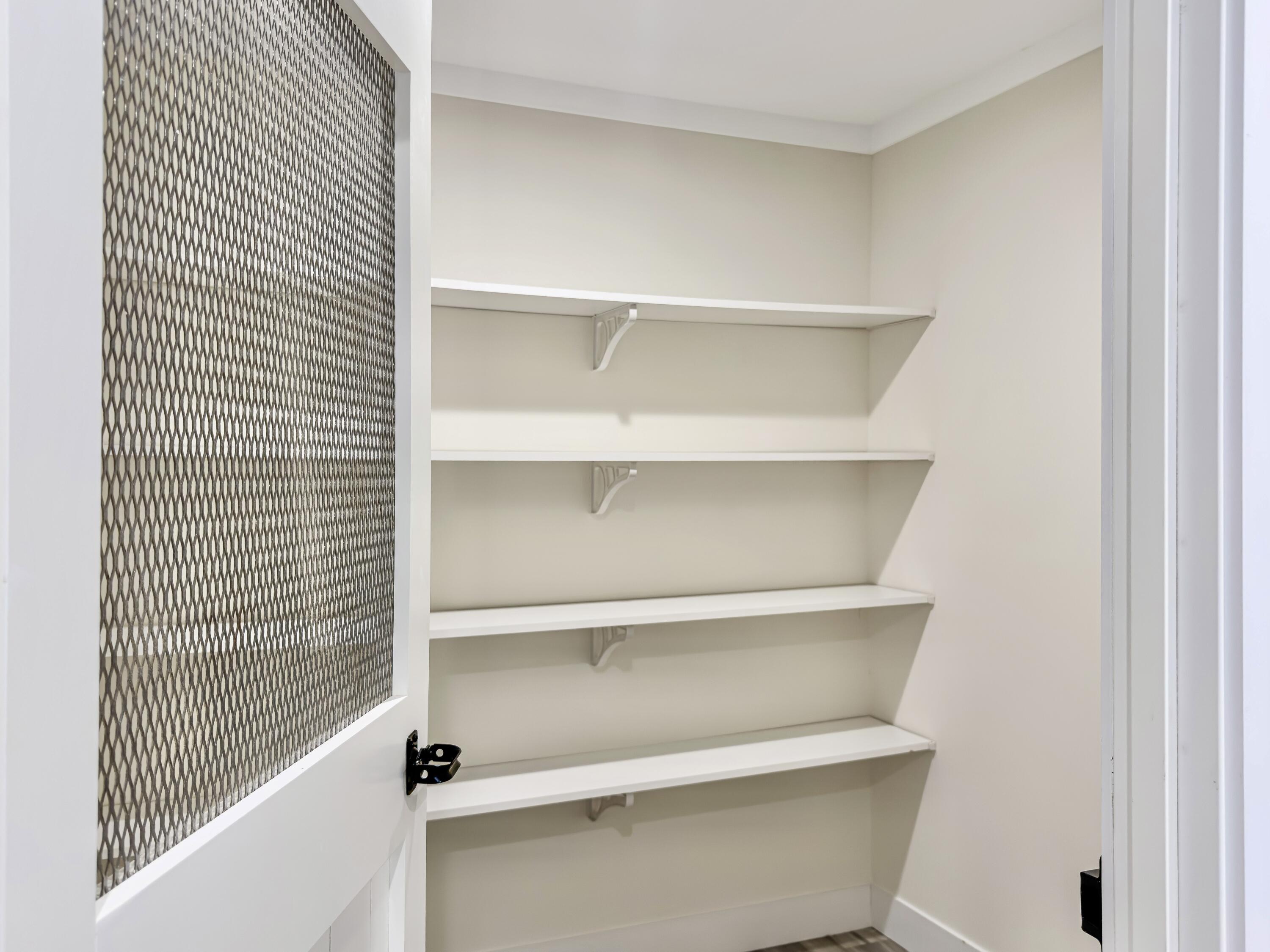 6156 State Road S-10-2077