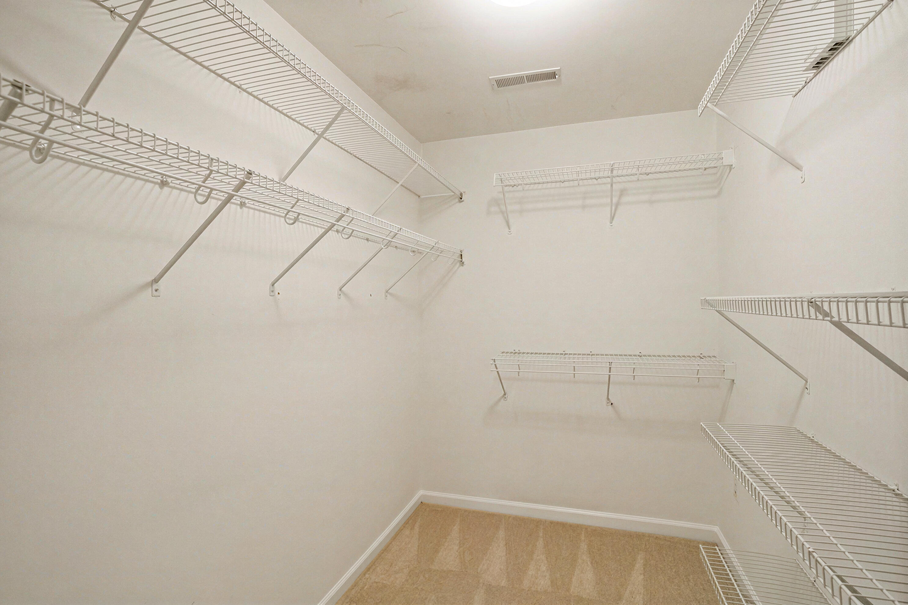 1417 Wellesley Circle