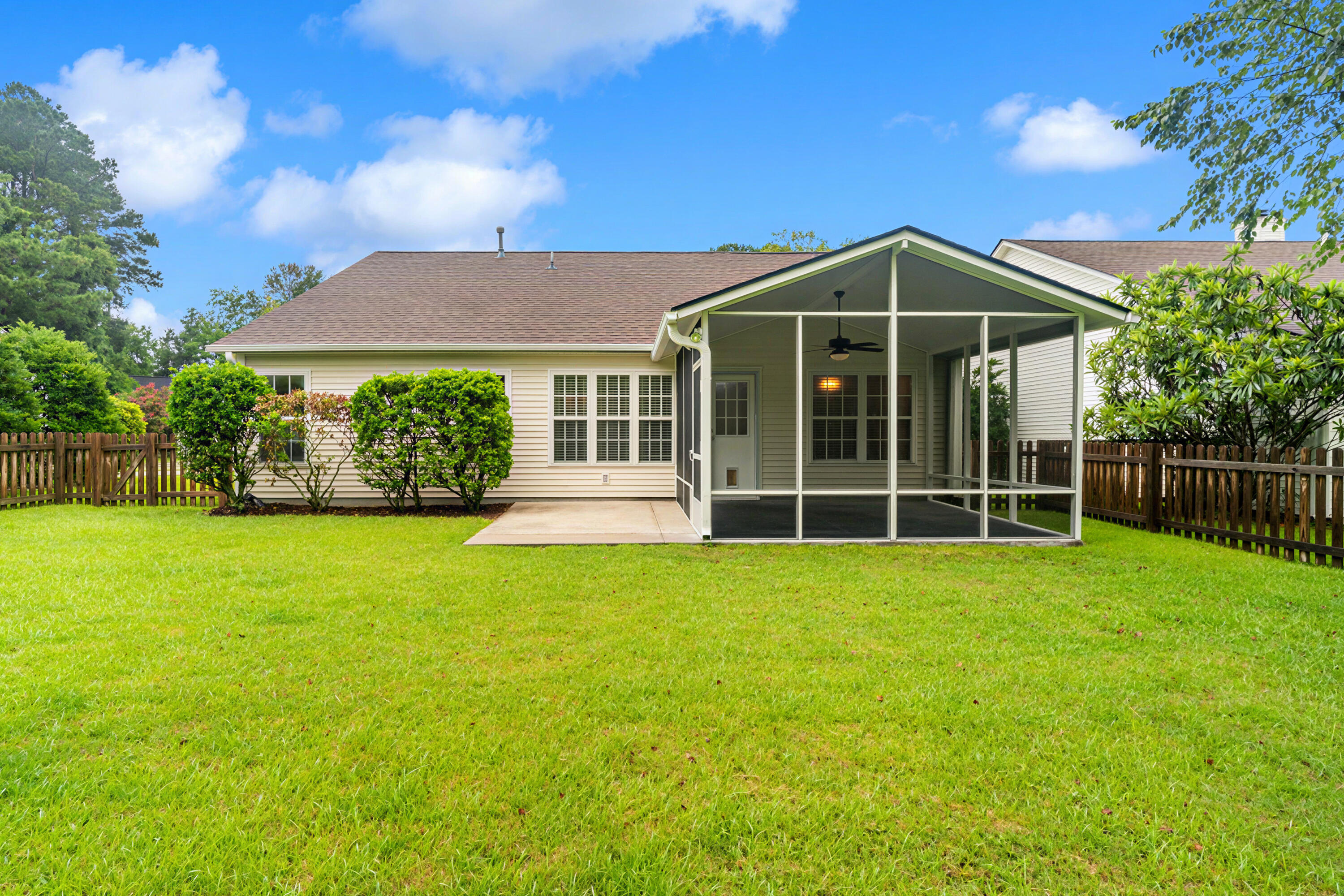 1417 Wellesley Circle