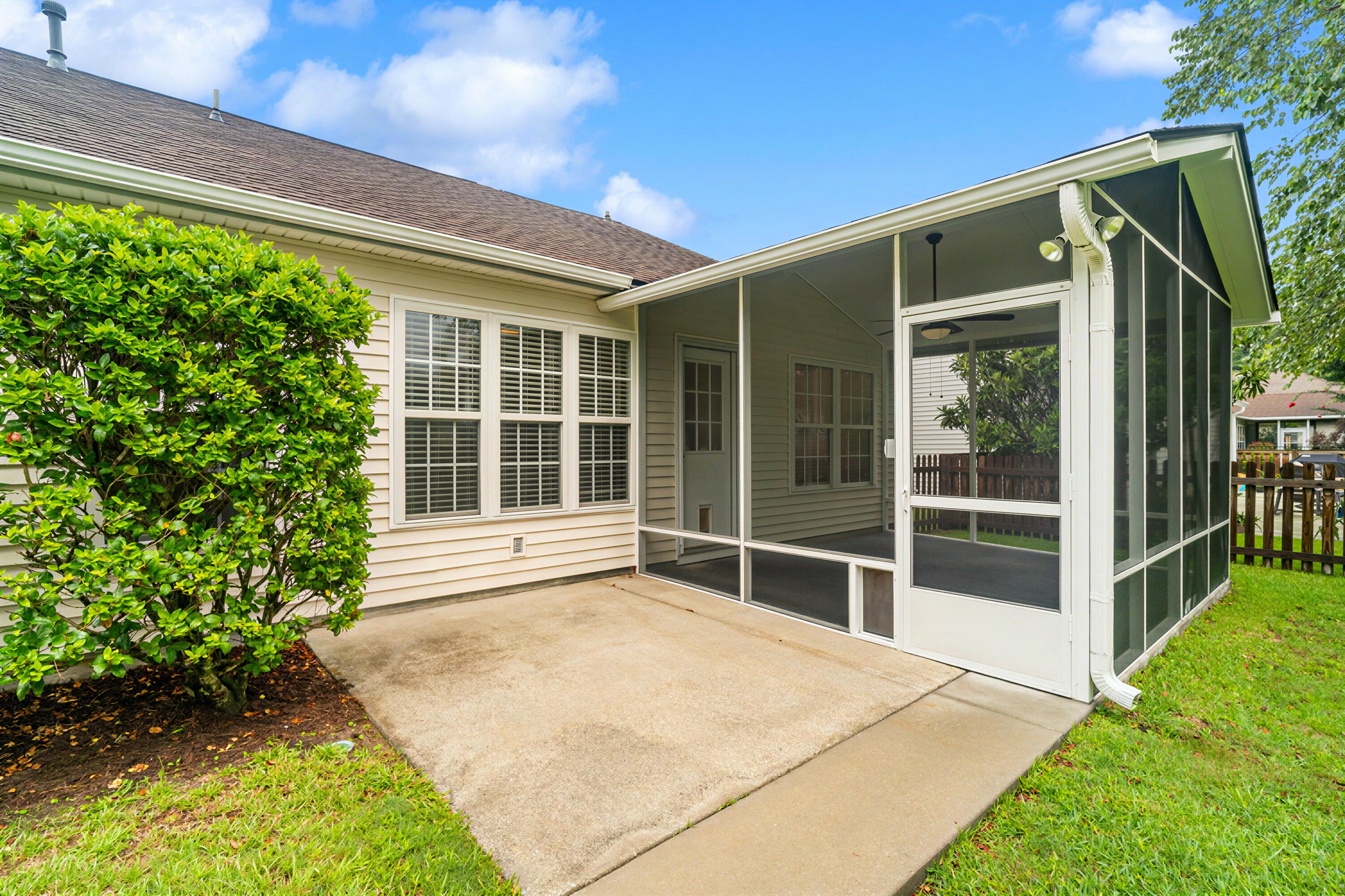 1417 Wellesley Circle