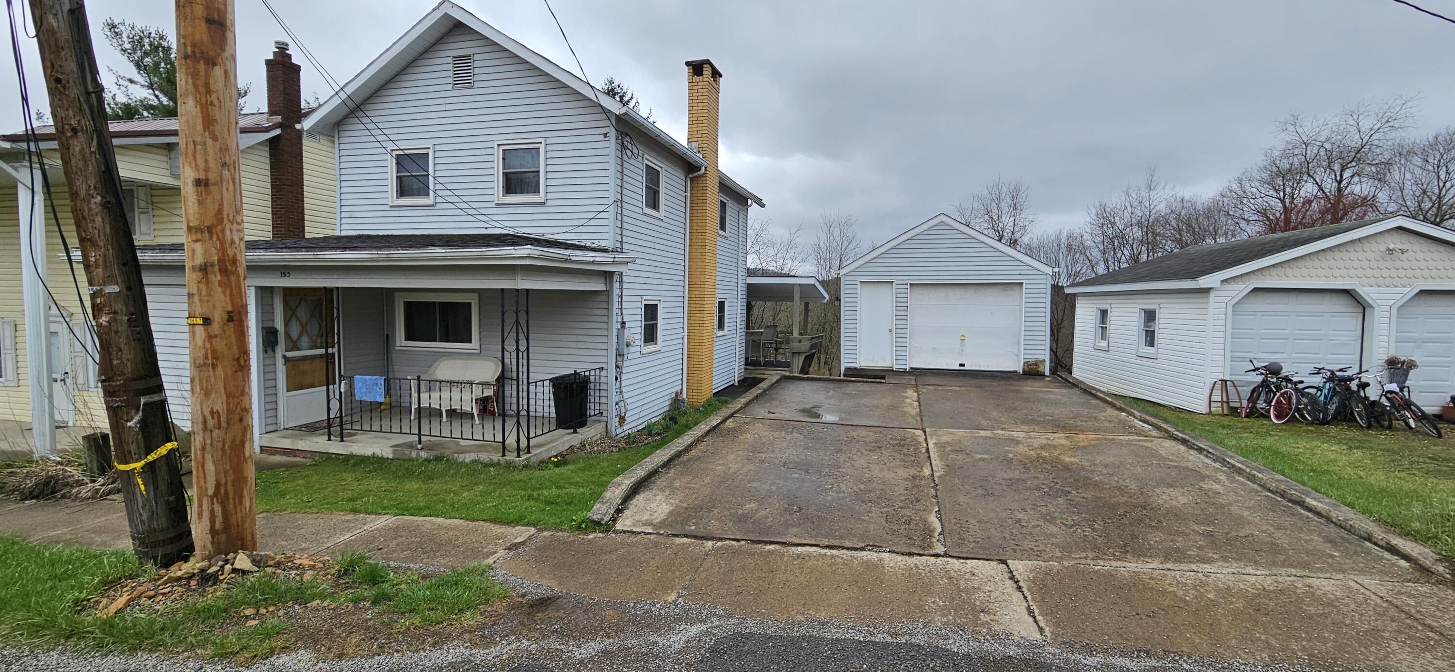 153 PERRY ST