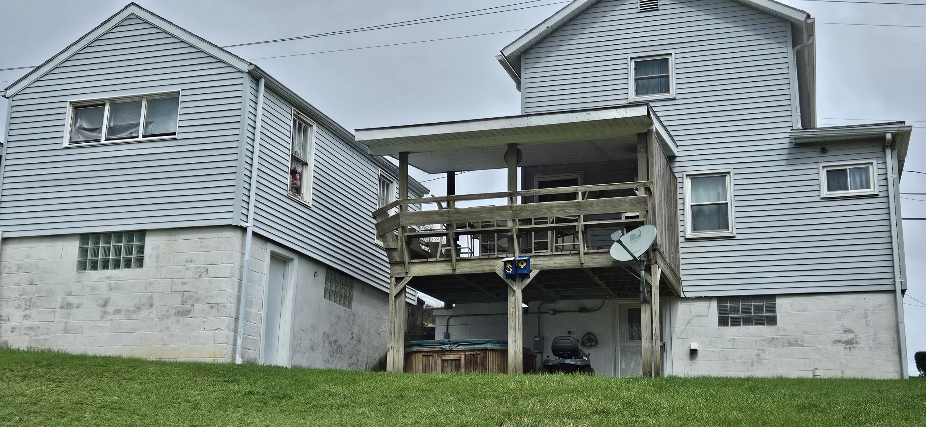 153 PERRY ST