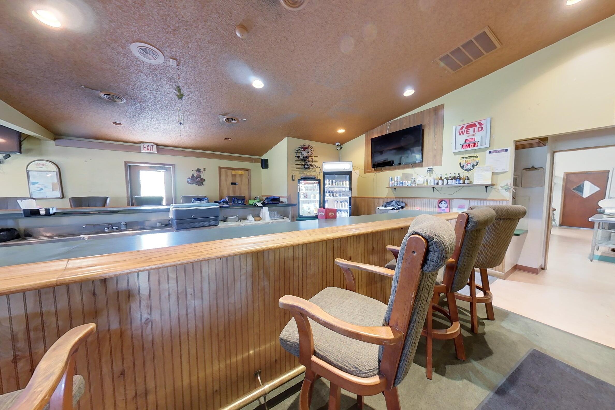 1618 AIRPORT RD