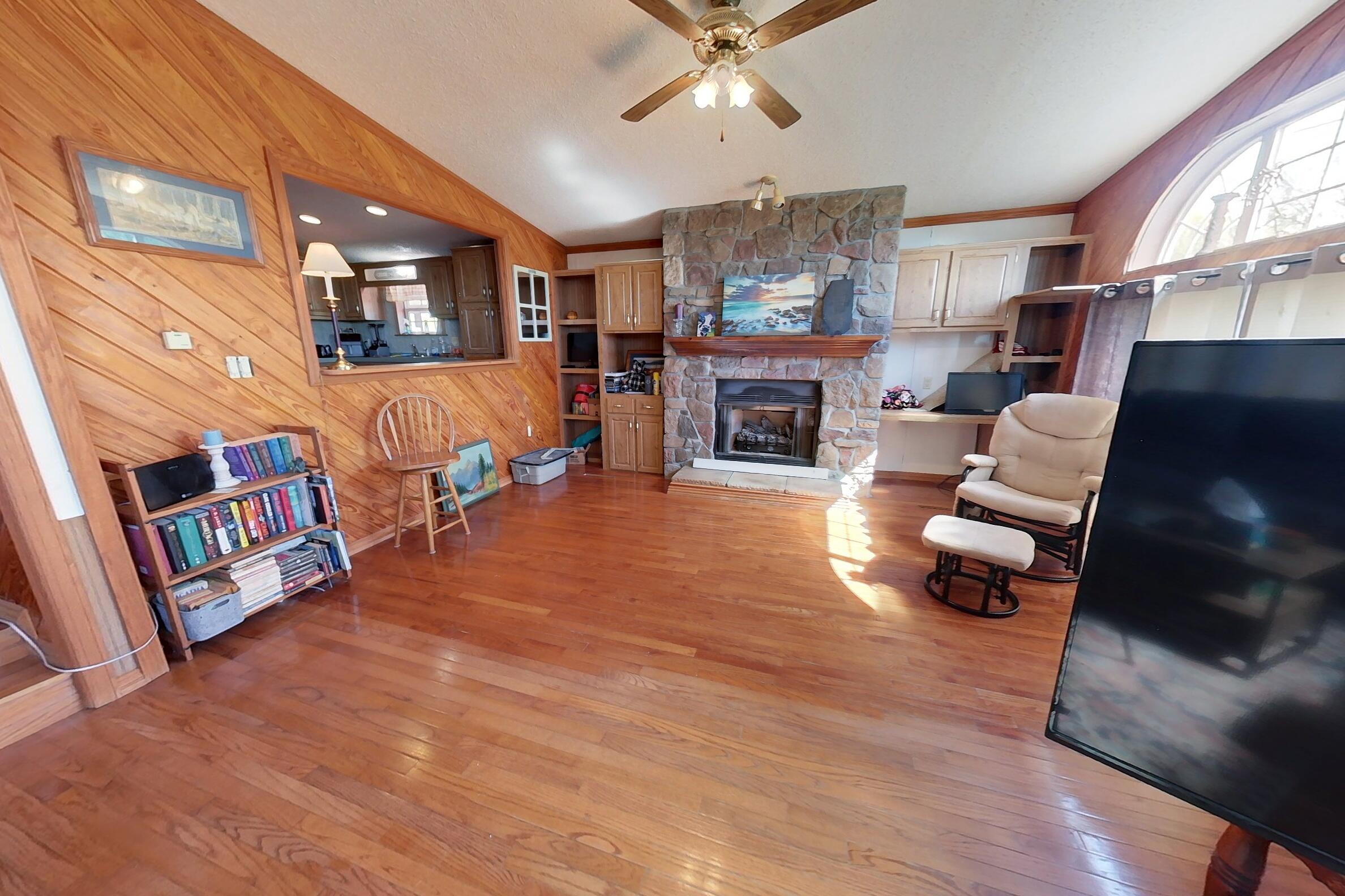2239 LONGWELL RD