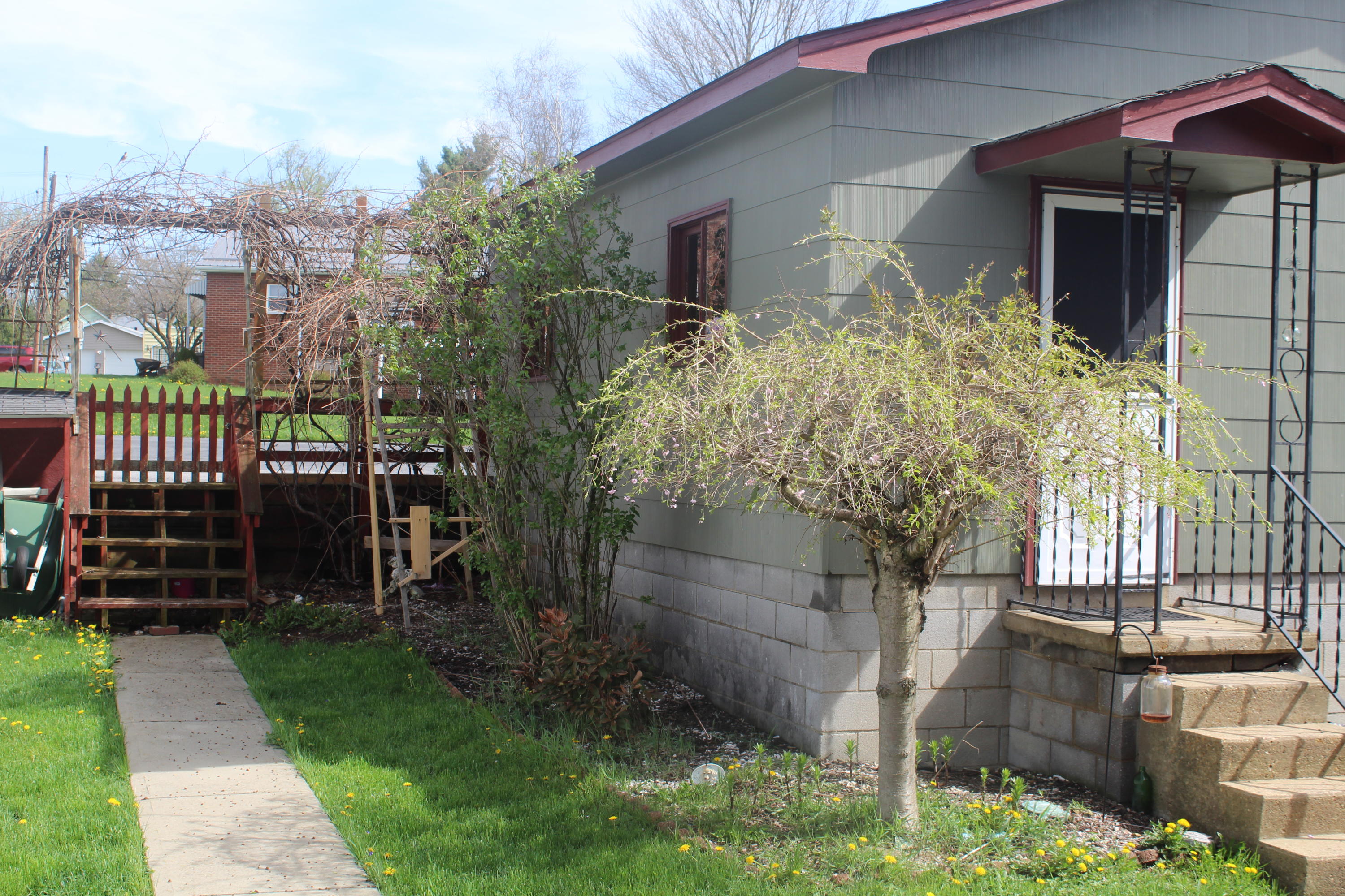 211 FULLER AVE