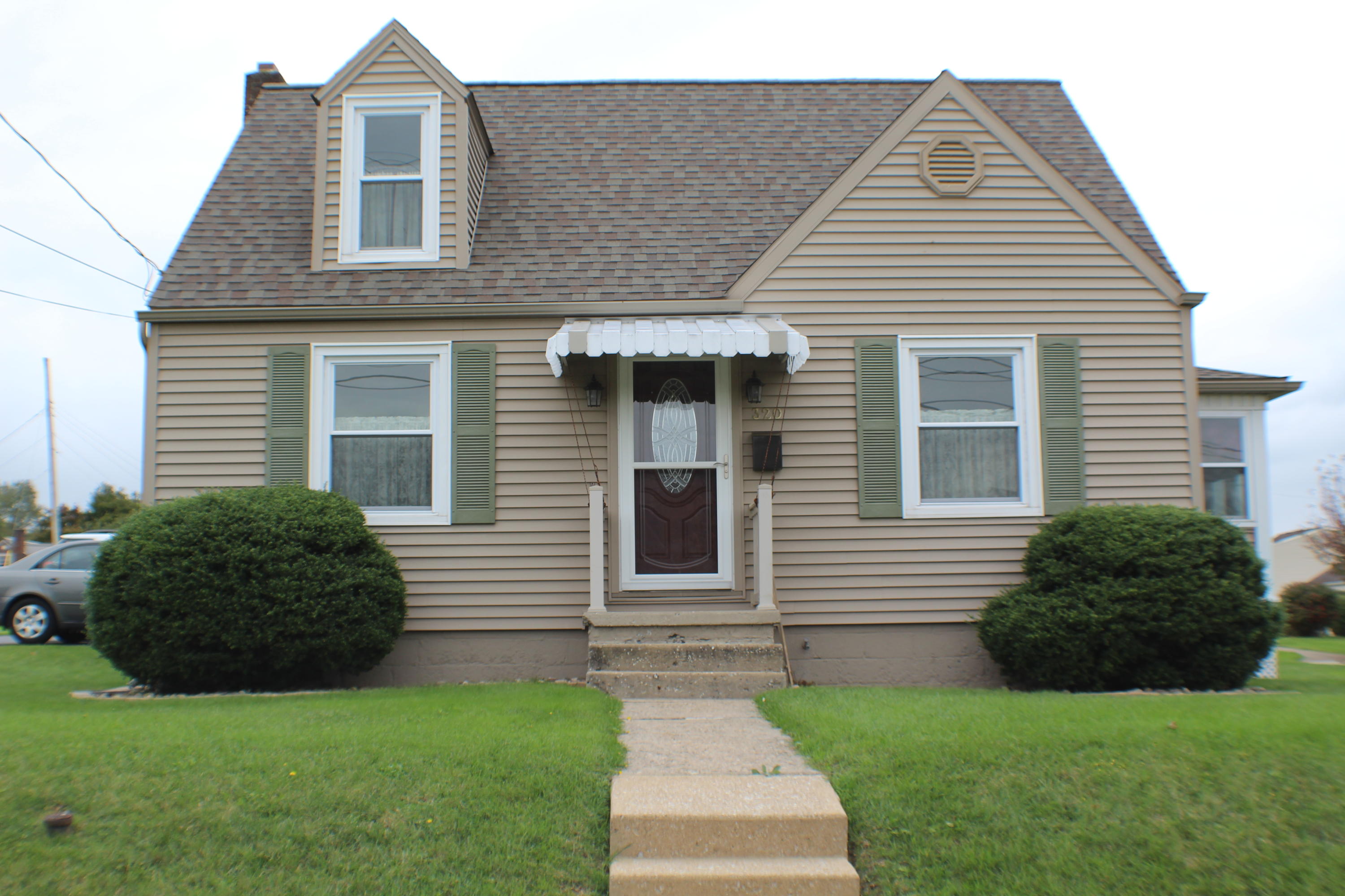 320 W GARFIELD AVE