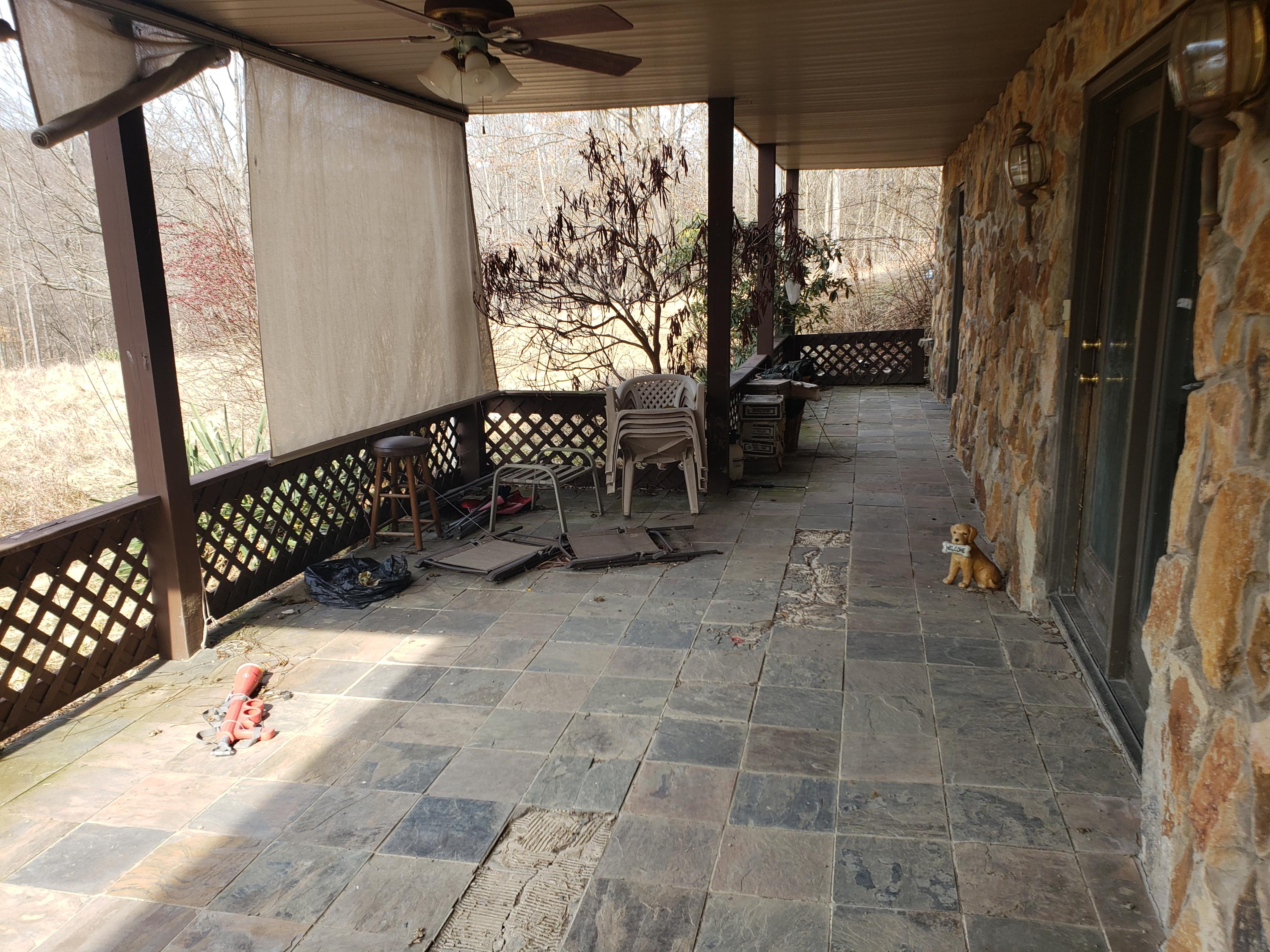 376 MASON RD