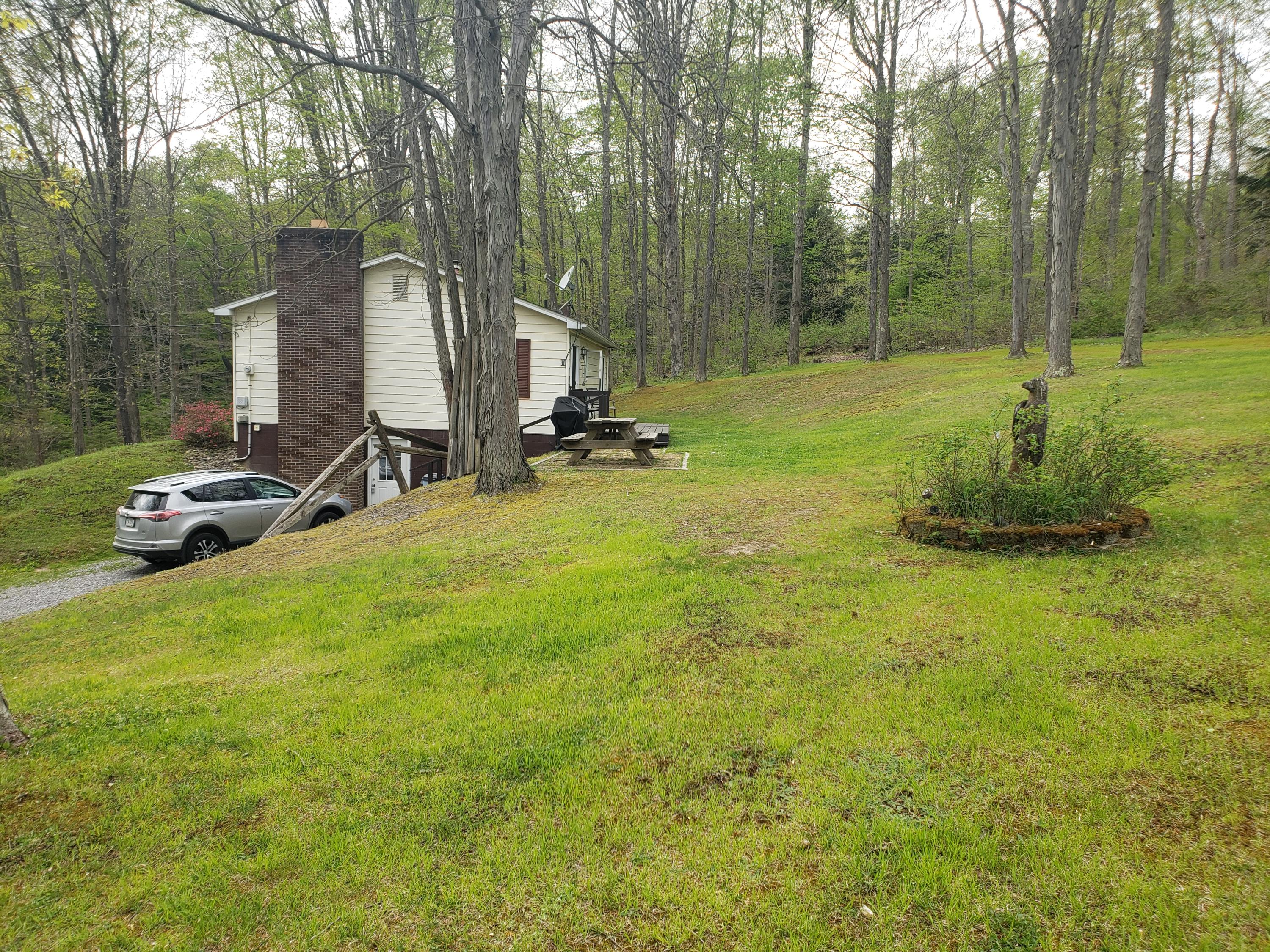 106 MIDDLE RIDGE RD