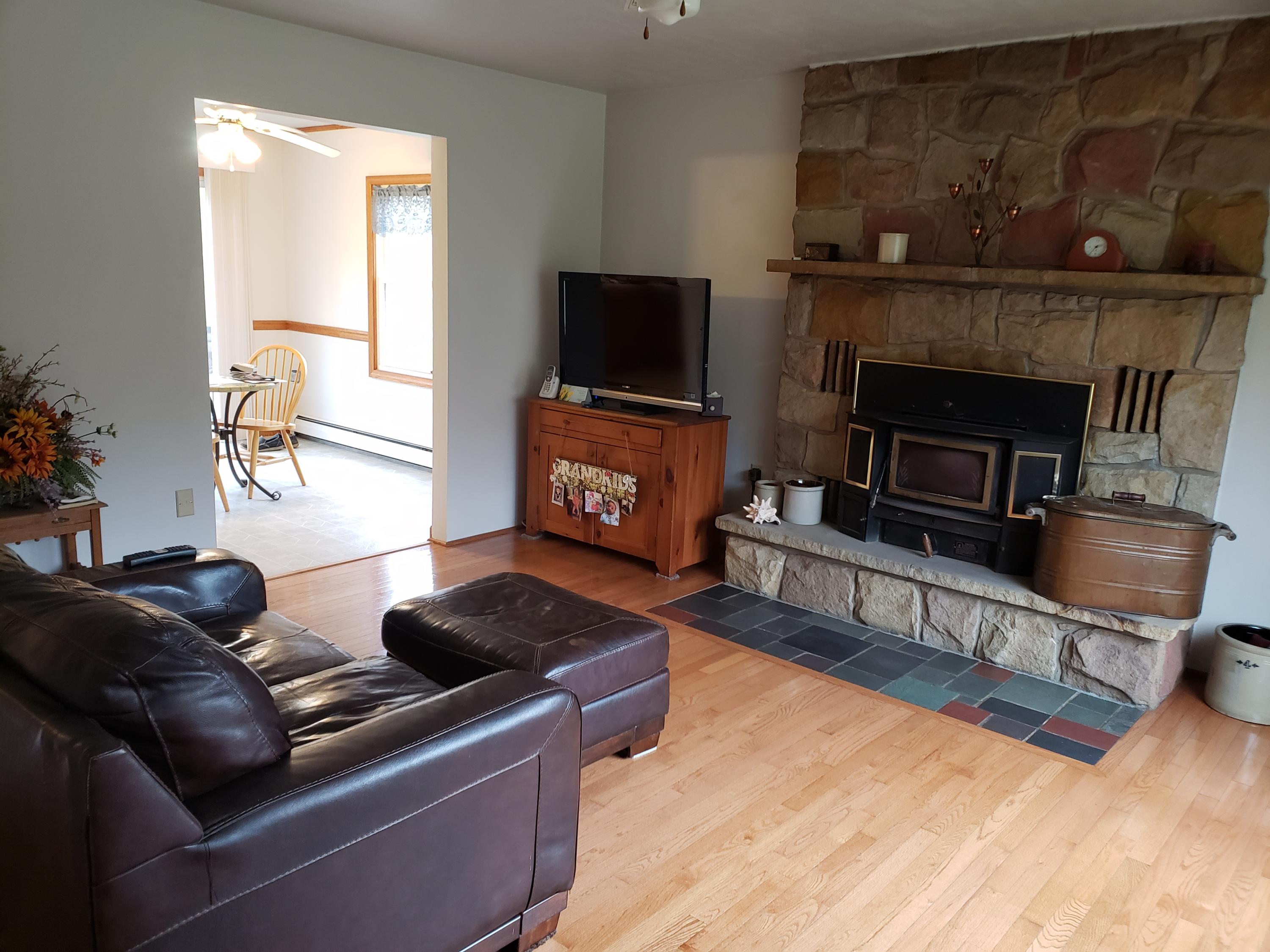 106 MIDDLE RIDGE RD
