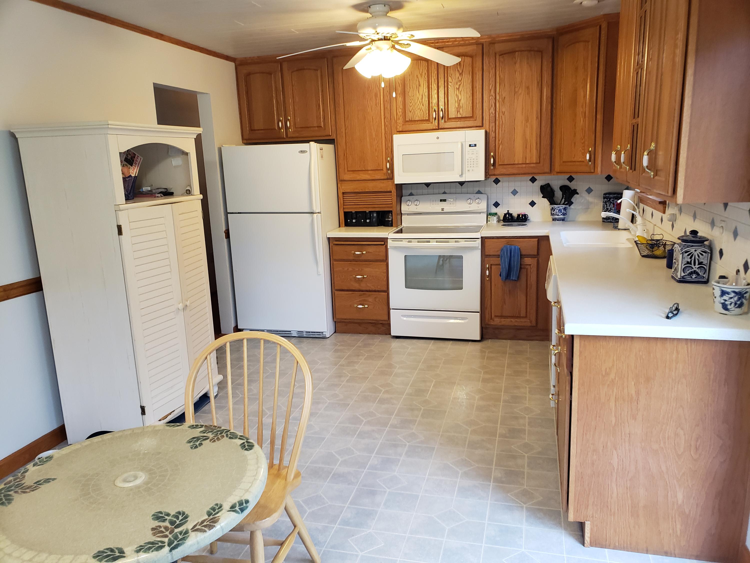 106 MIDDLE RIDGE RD
