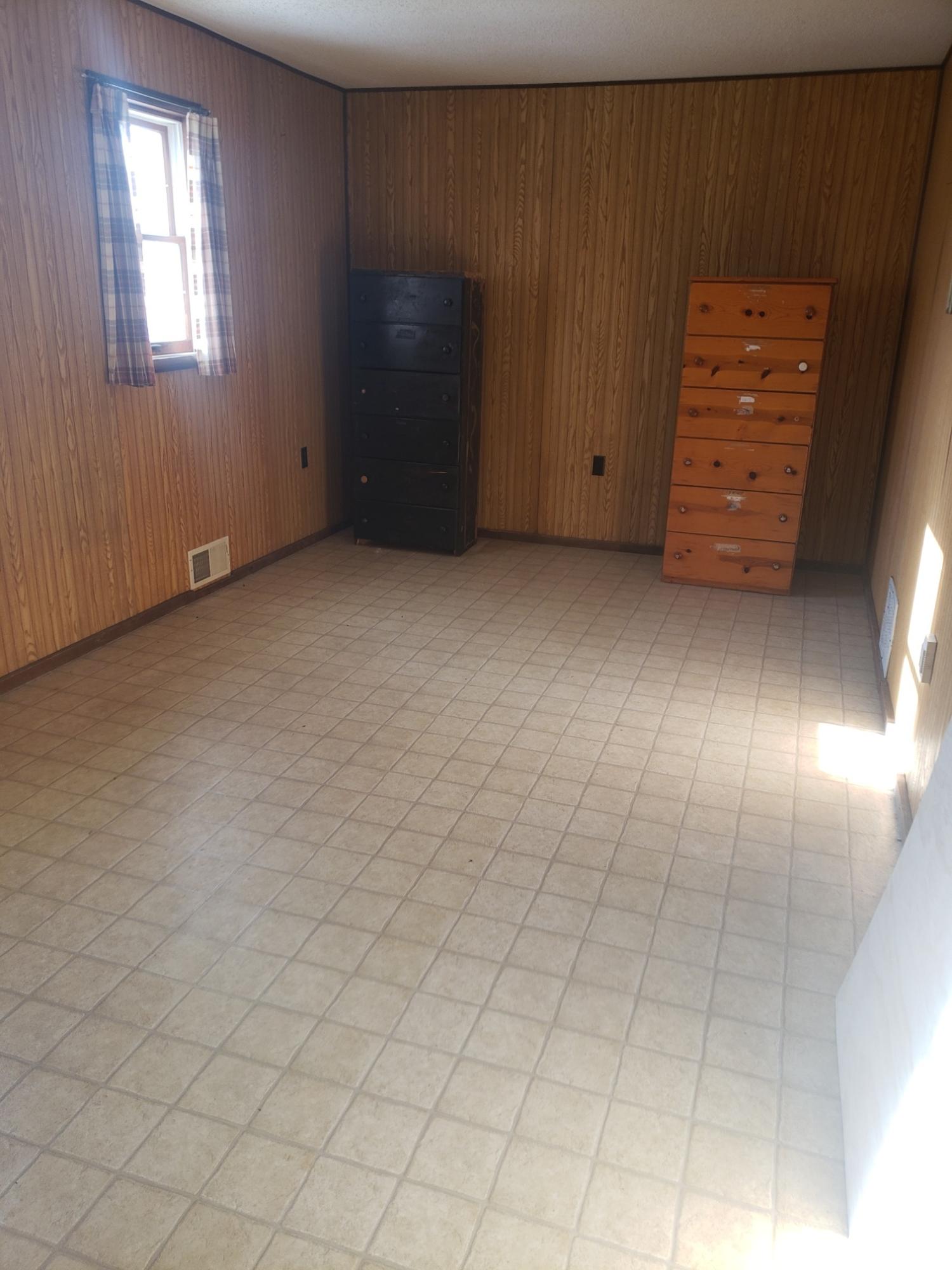 737 E MAIN ST