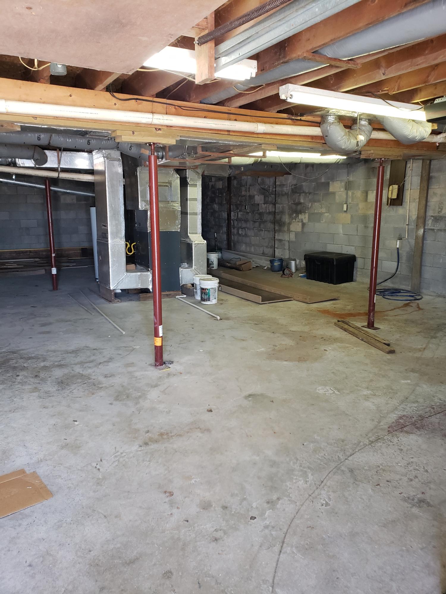 737 E MAIN ST