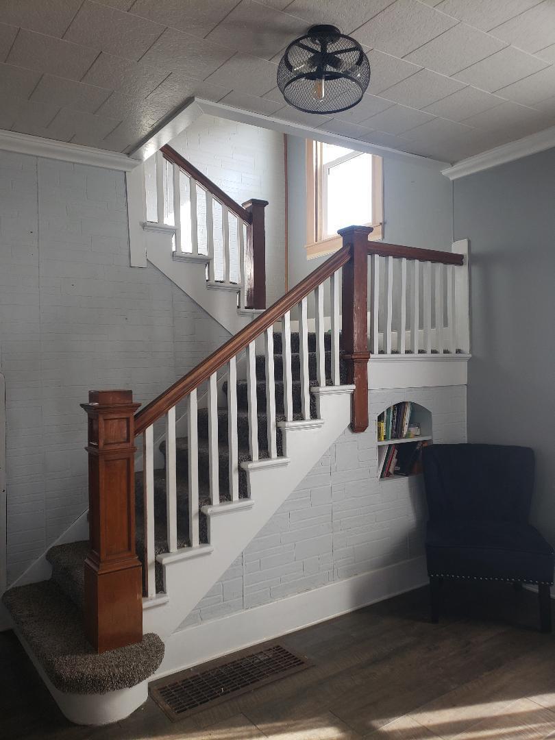 206 SOUTH AVE