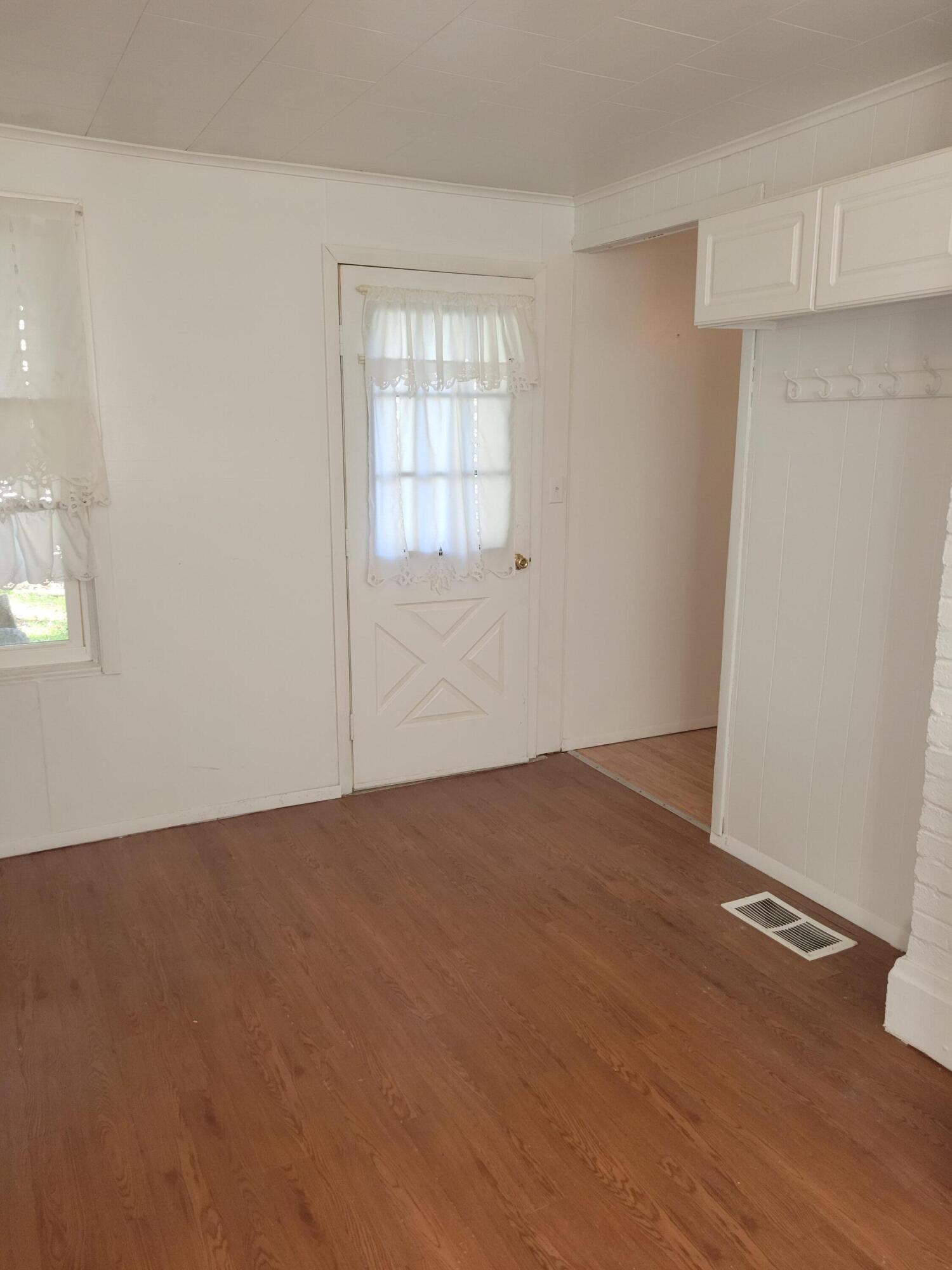 374 E MAIN ST