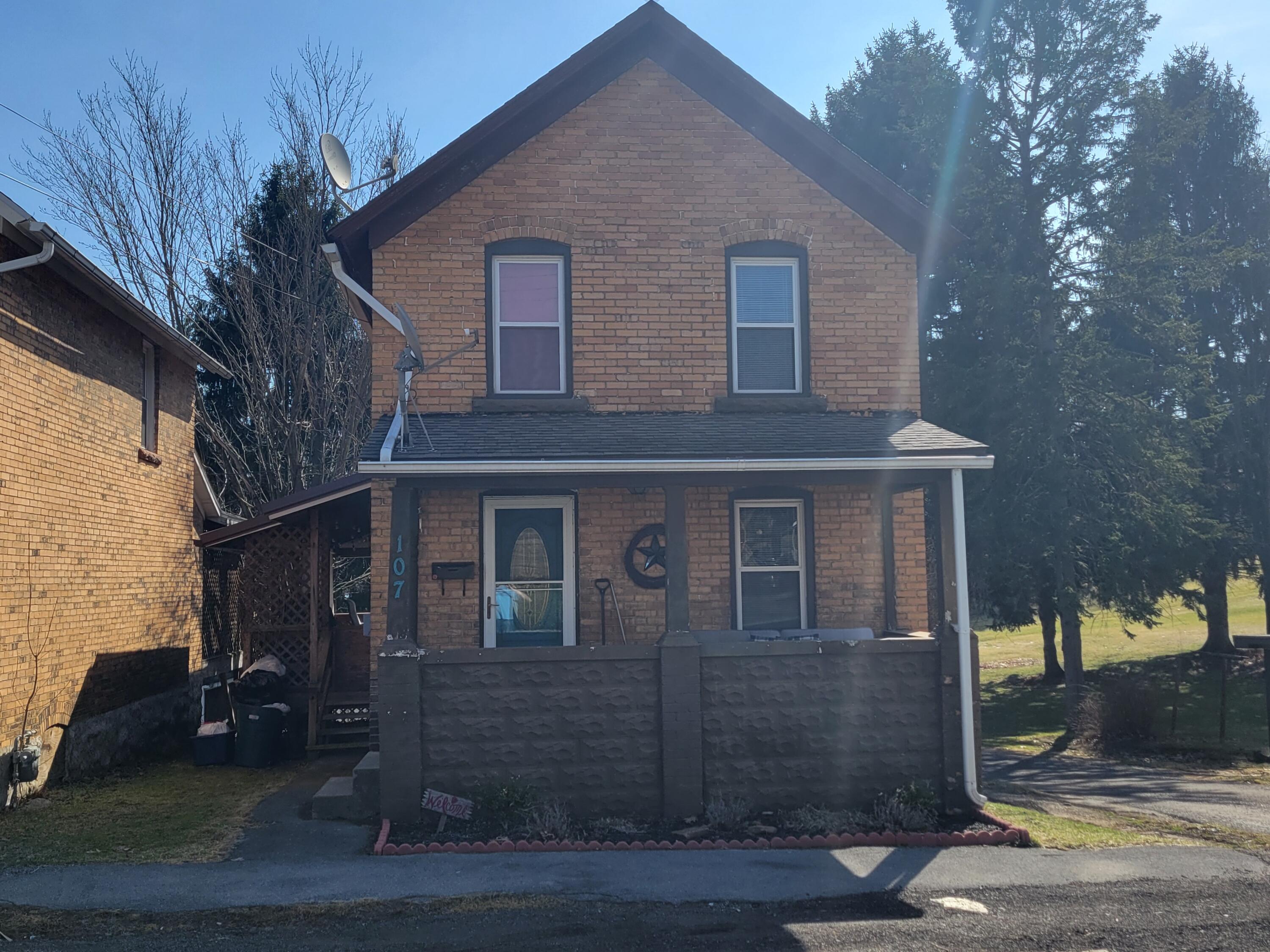 107 CHESTNUT ST